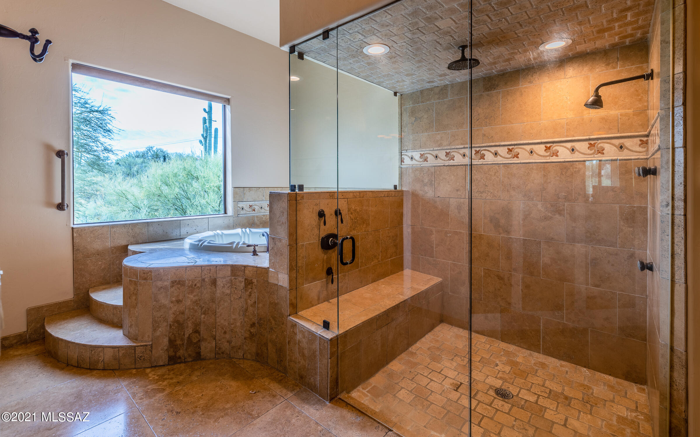 5070 N Hacienda Del Sol Road