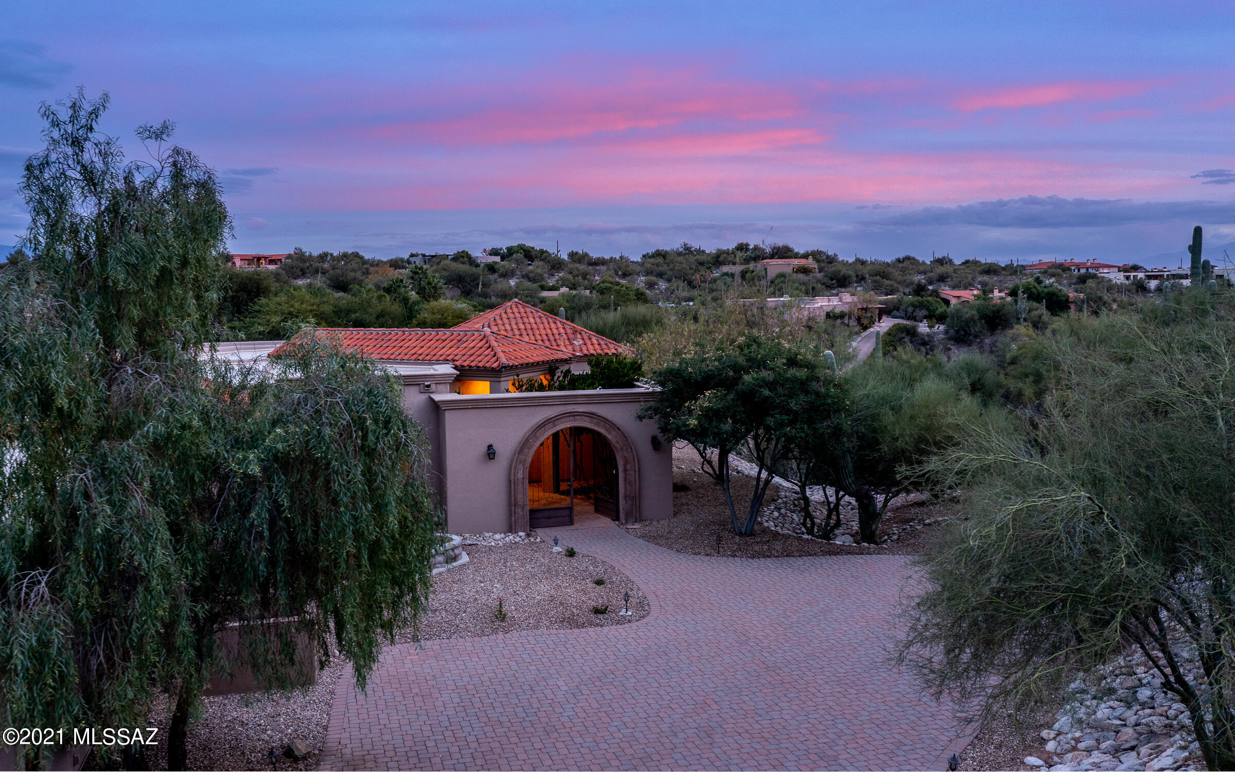 5070 N Hacienda Del Sol Road