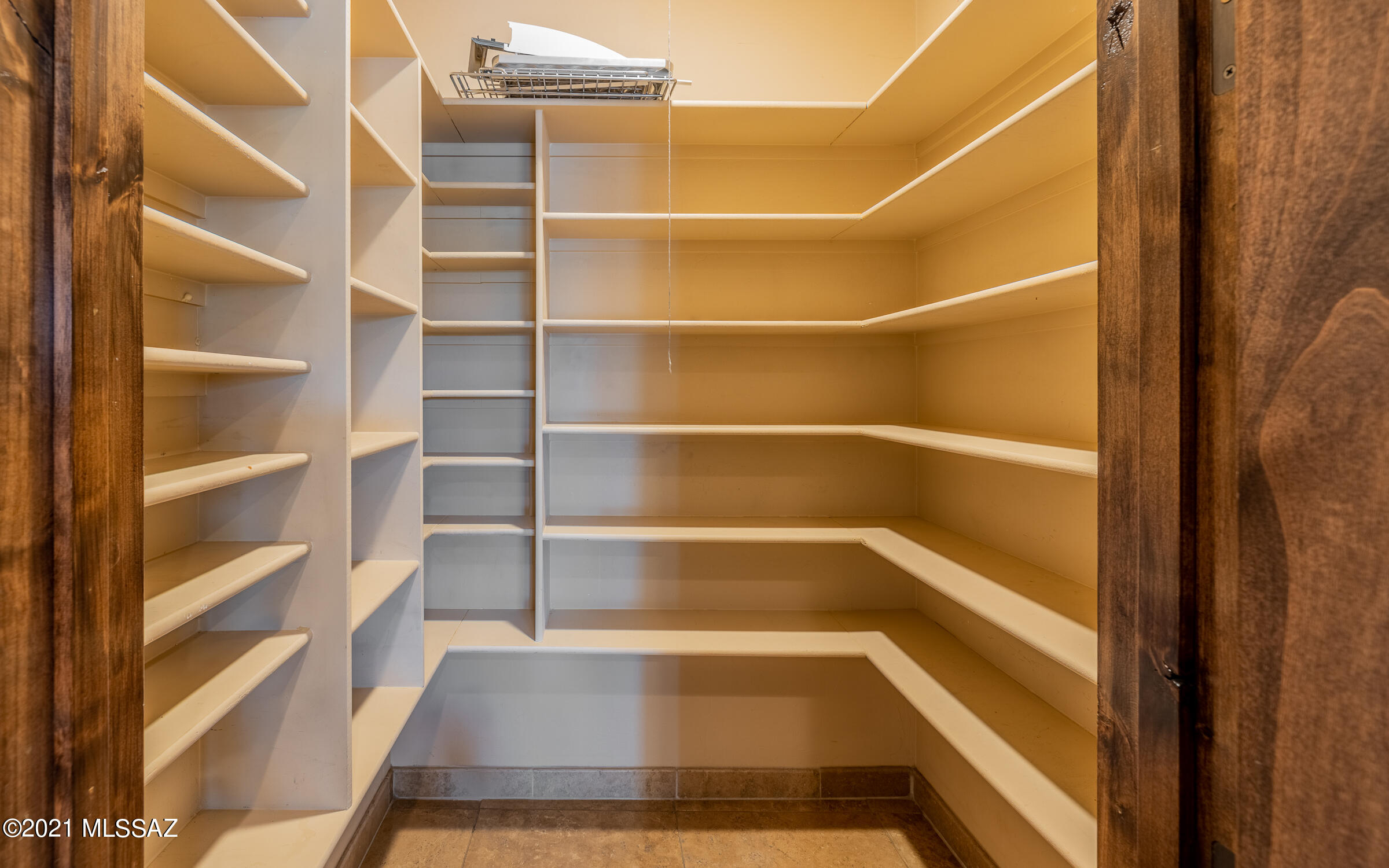 5070 N Hacienda Del Sol Road