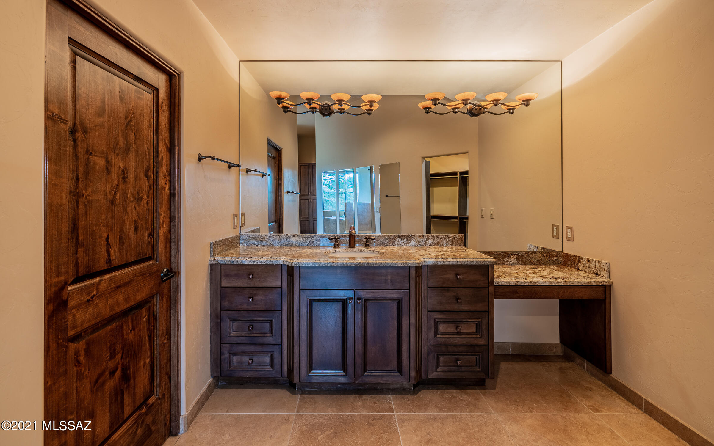 5070 N Hacienda Del Sol Road