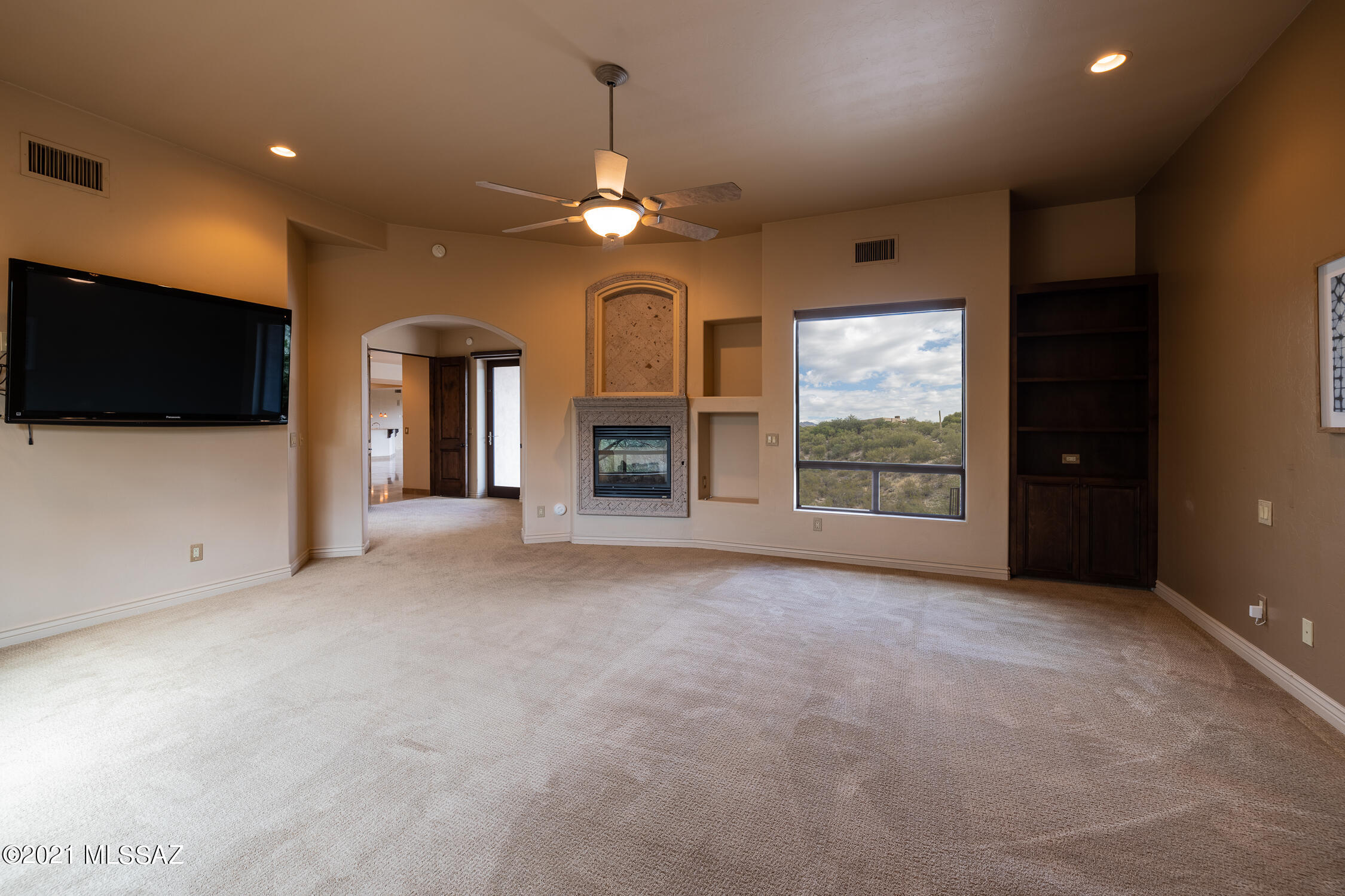 5070 N Hacienda Del Sol Road