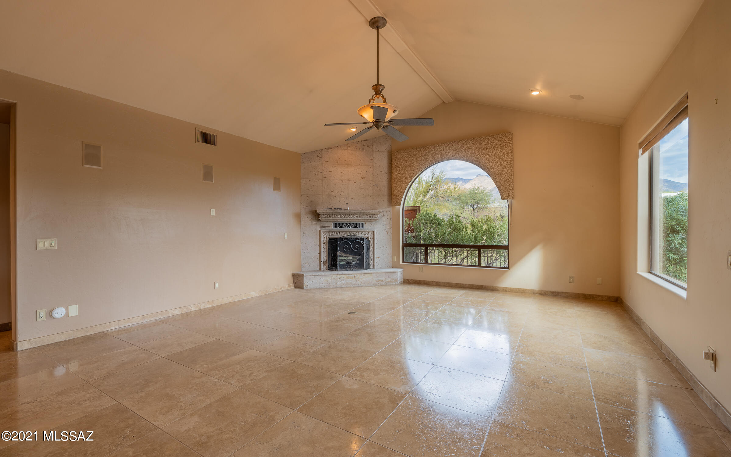 5070 N Hacienda Del Sol Road