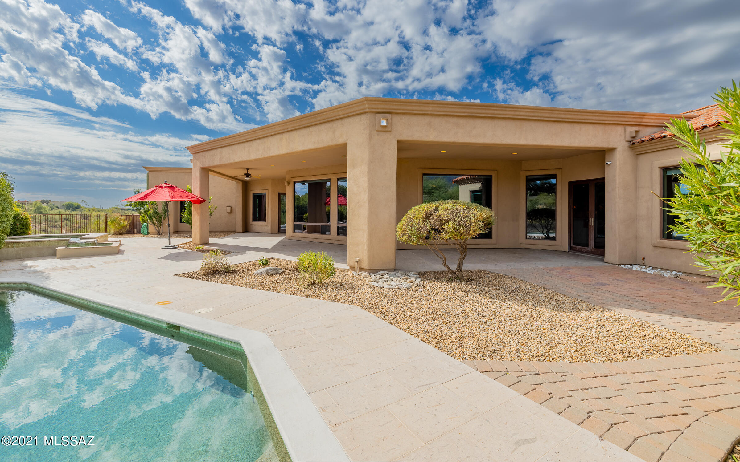 5070 N Hacienda Del Sol Road