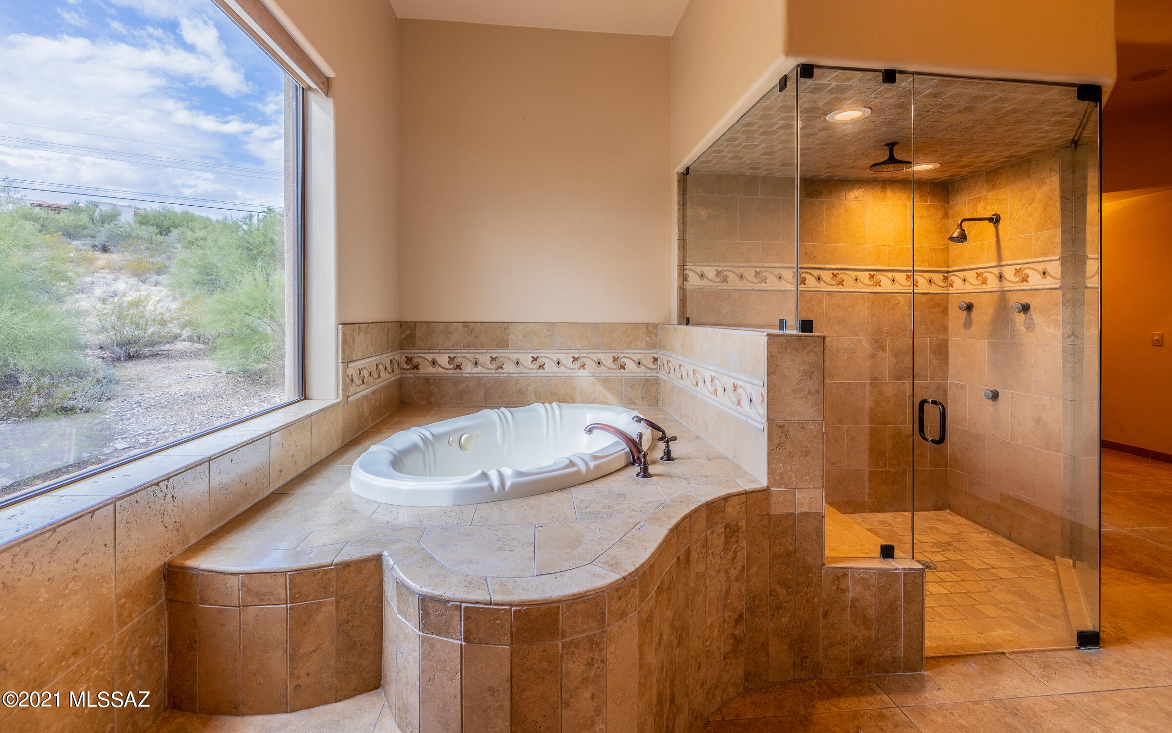 5070 N Hacienda Del Sol Road