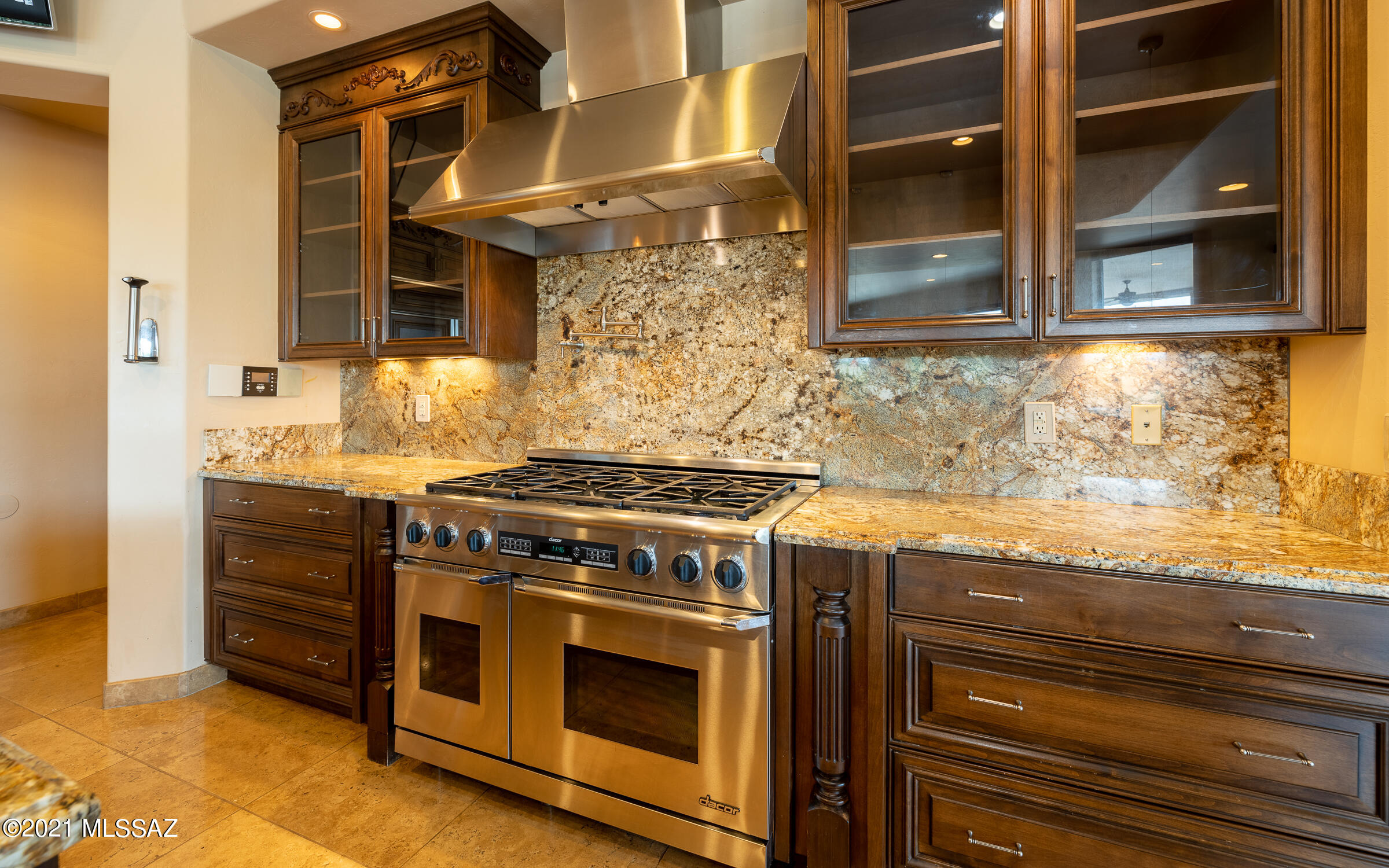 5070 N Hacienda Del Sol Road