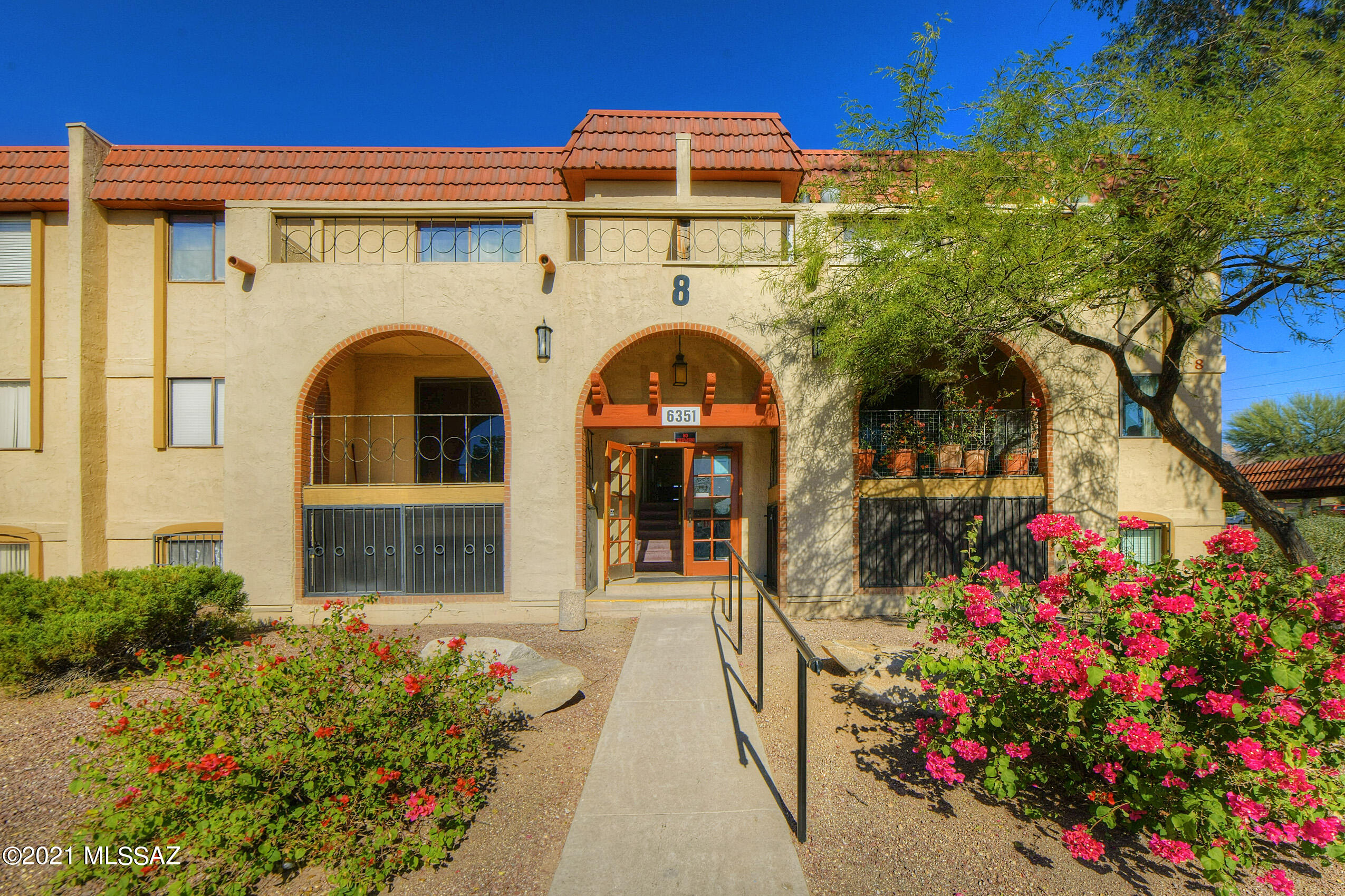 6351 N Barcelona Court Unit: 824