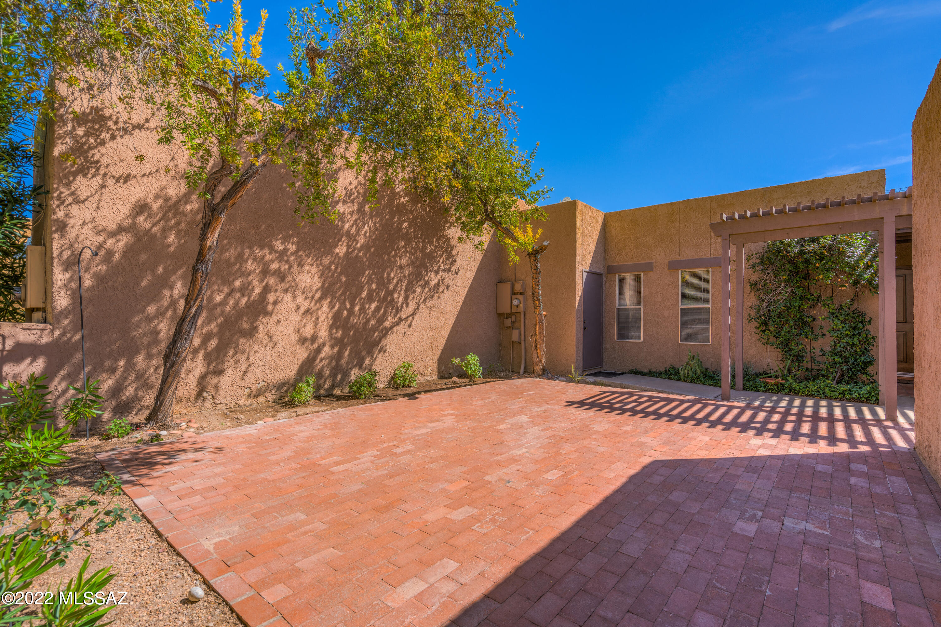 6483 N Foothills Drive