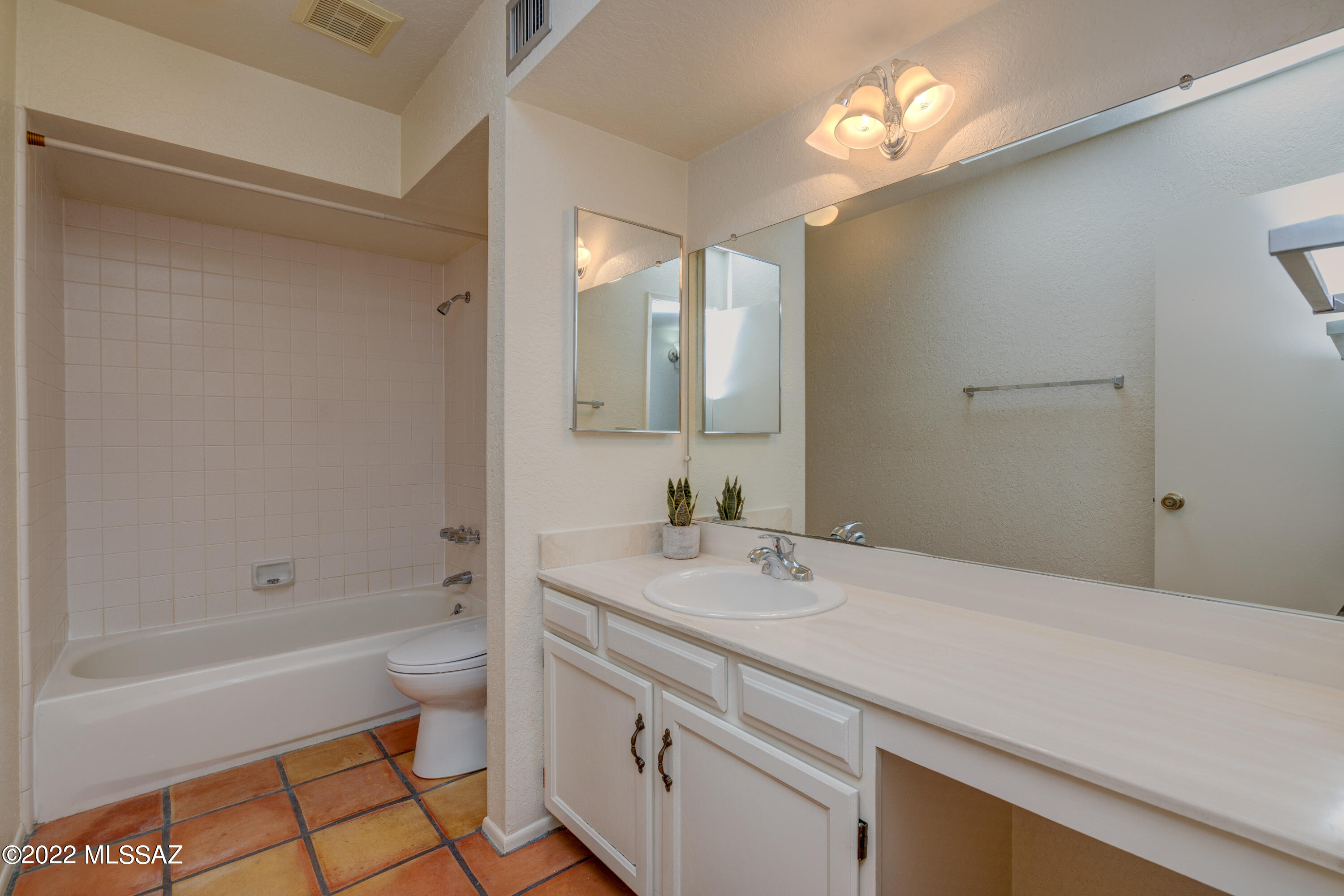 6483 N Foothills Drive