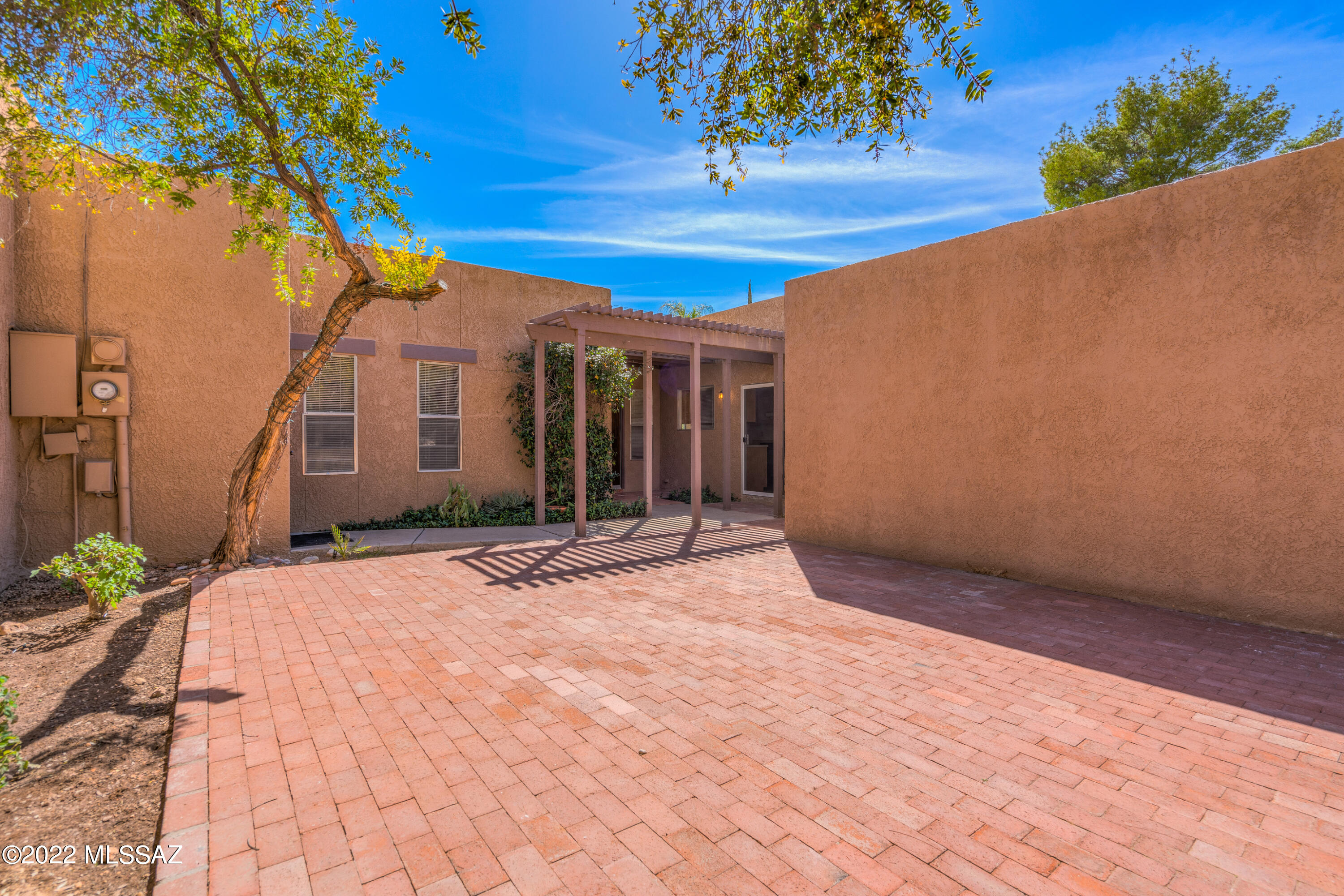 6483 N Foothills Drive