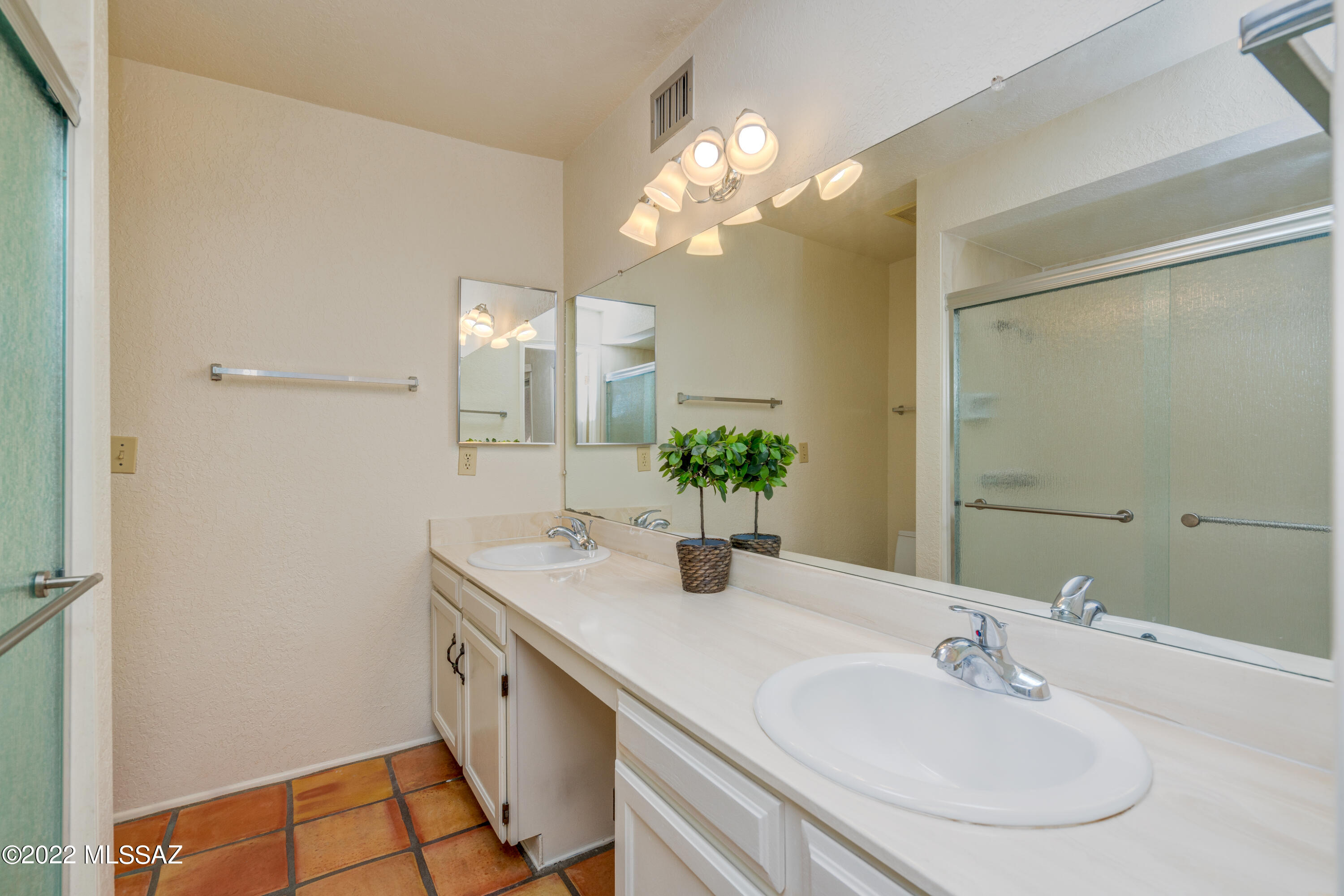 6483 N Foothills Drive