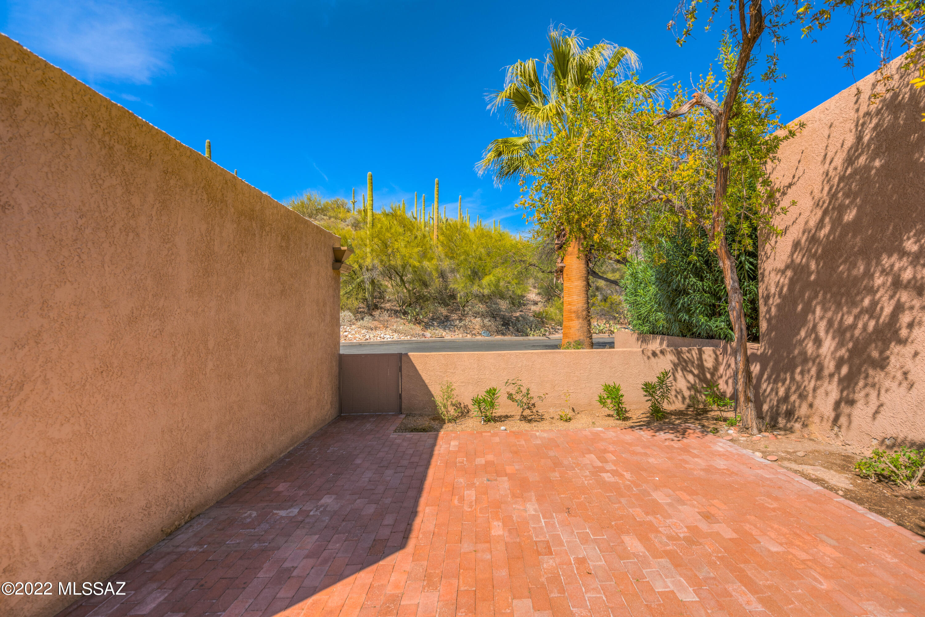 6483 N Foothills Drive