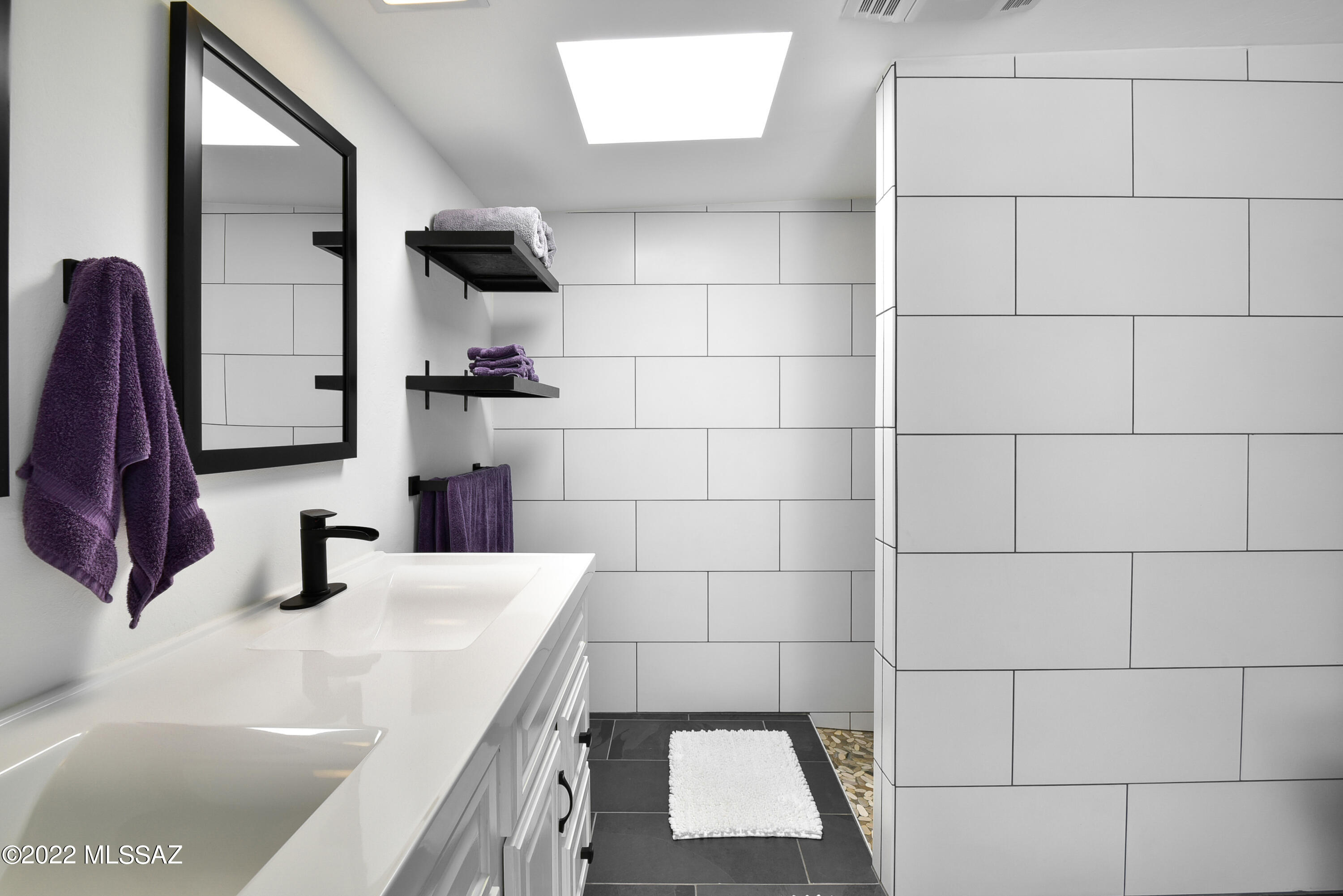 5520 N Northern Hills Drive