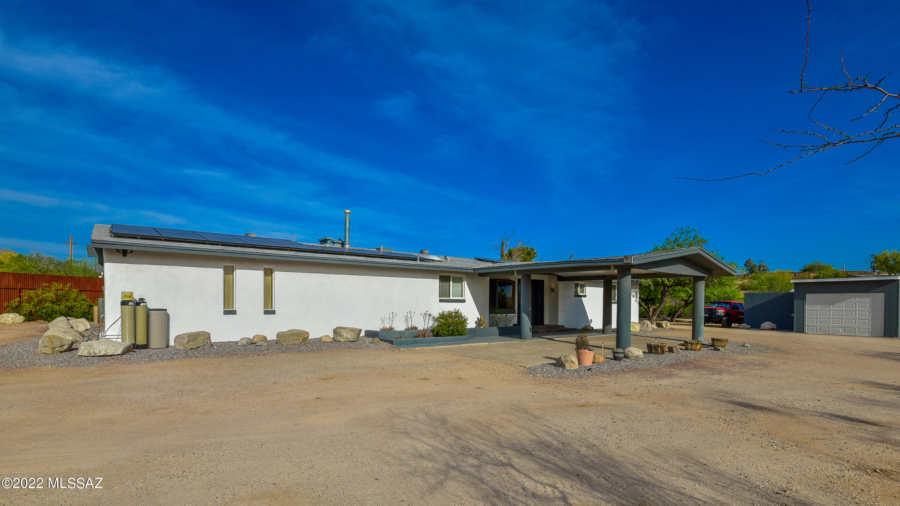 5520 N Northern Hills Drive