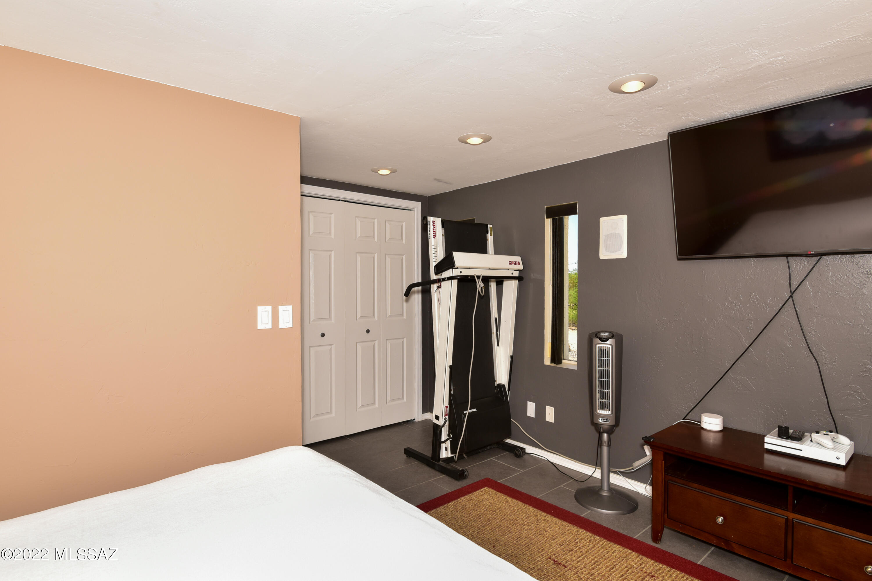 5520 N Northern Hills Drive