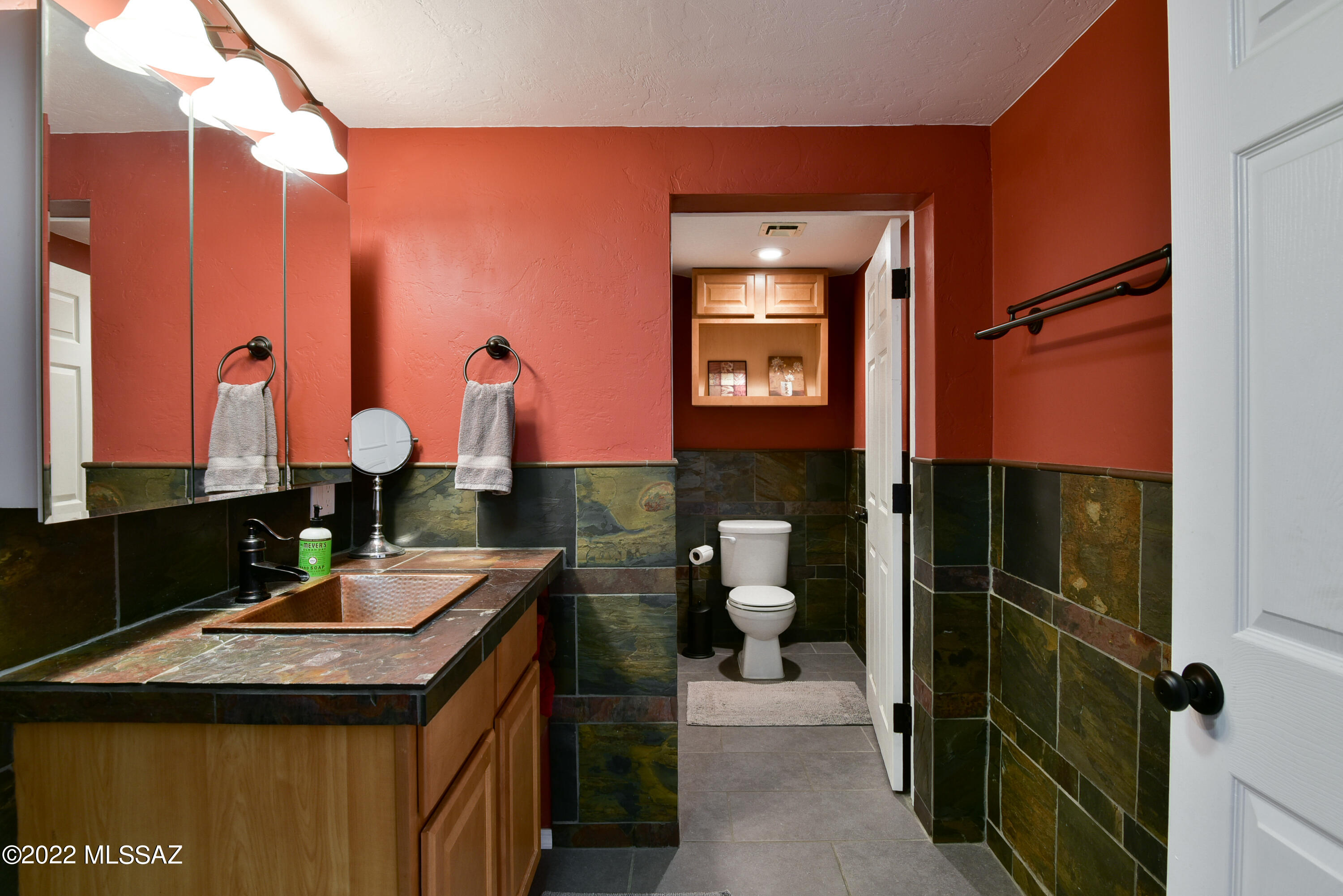 5520 N Northern Hills Drive