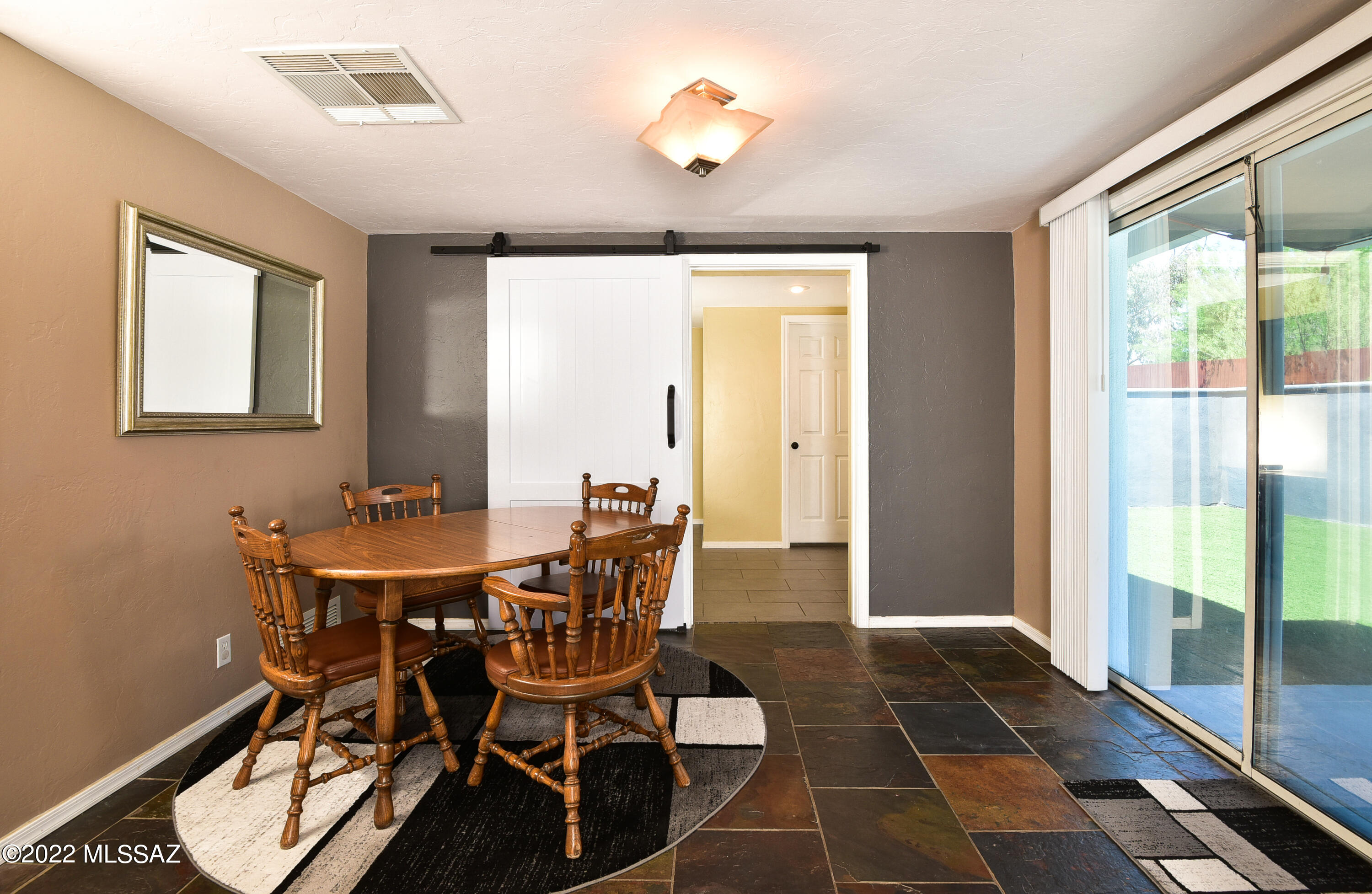 5520 N Northern Hills Drive