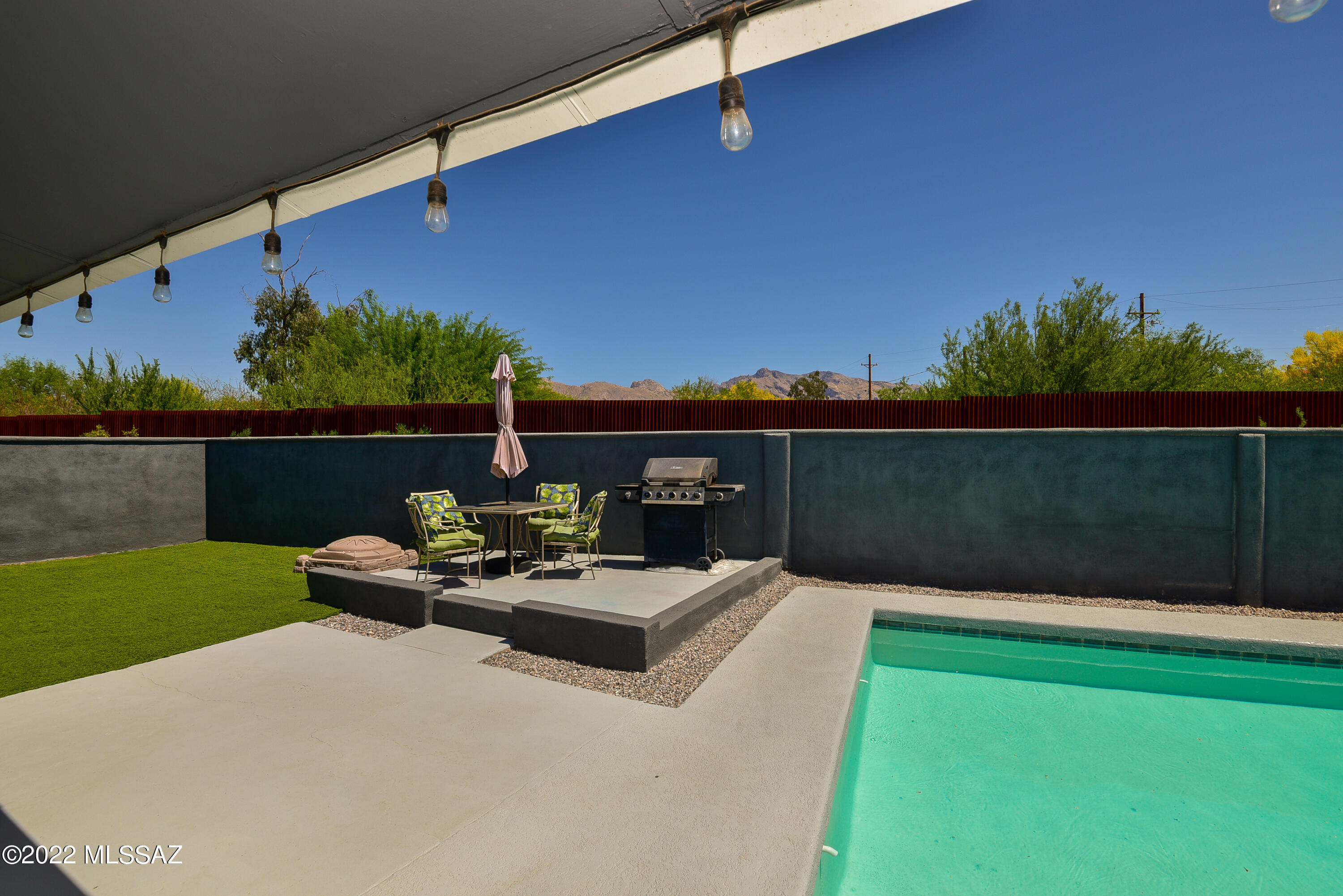 5520 N Northern Hills Drive