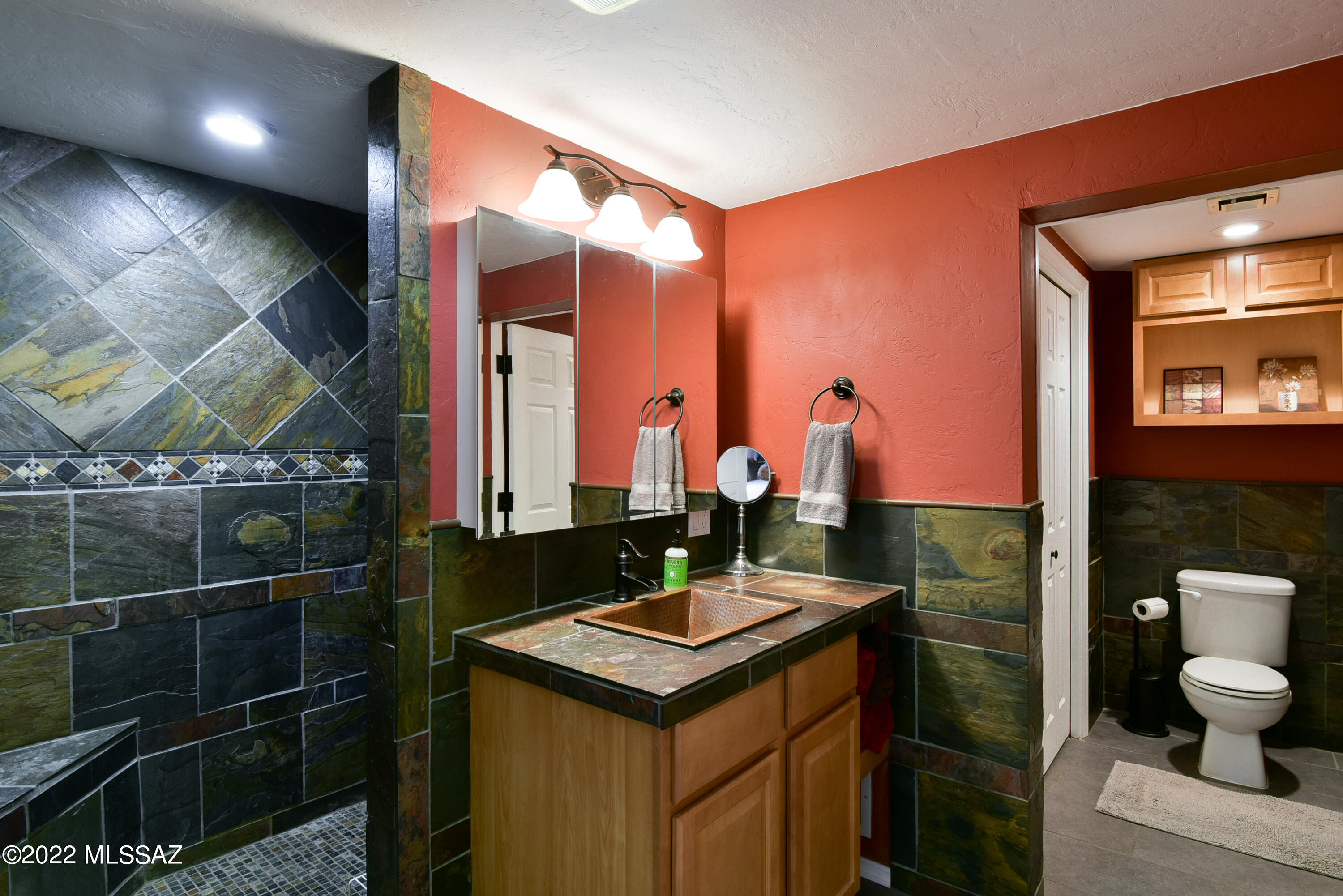 5520 N Northern Hills Drive