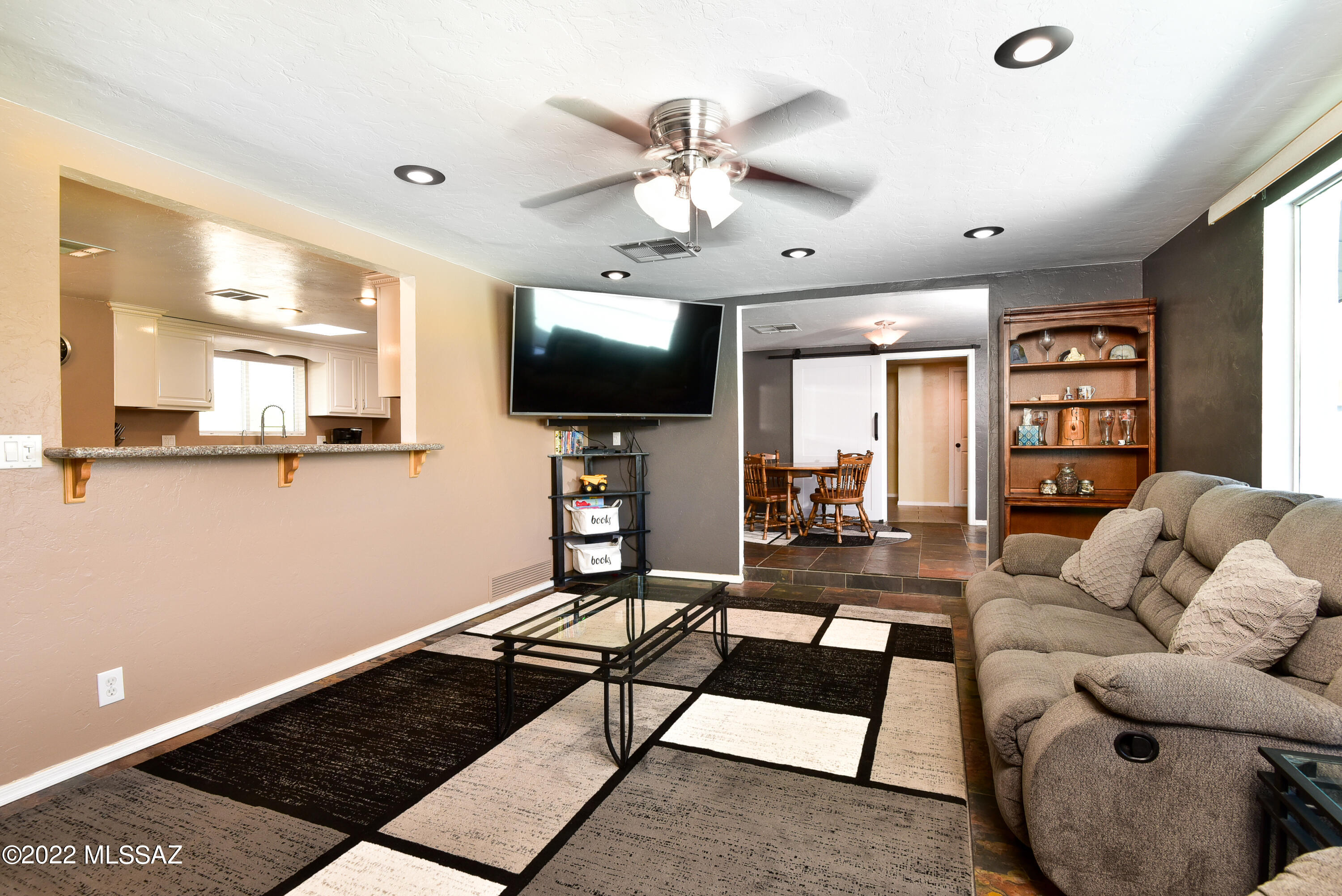 5520 N Northern Hills Drive