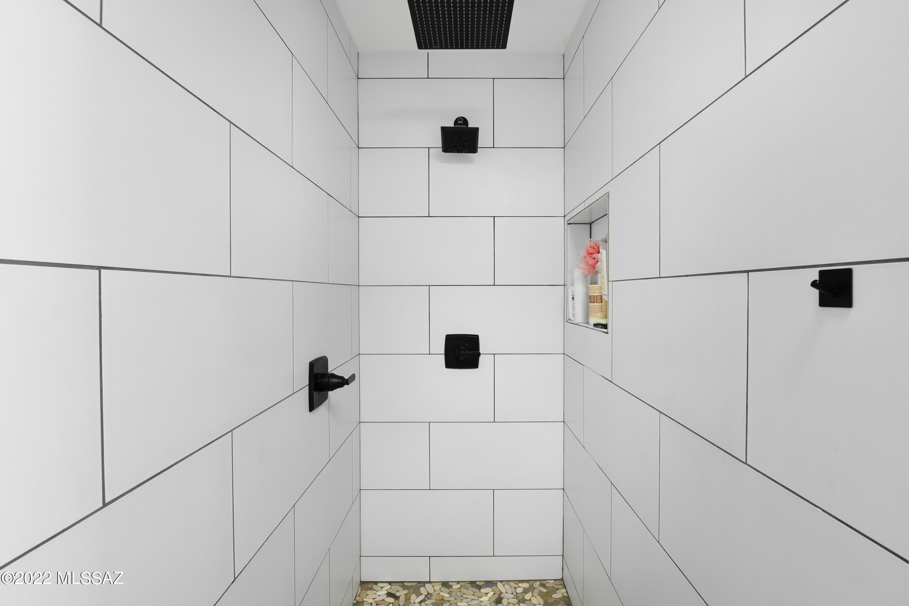 5520 N Northern Hills Drive