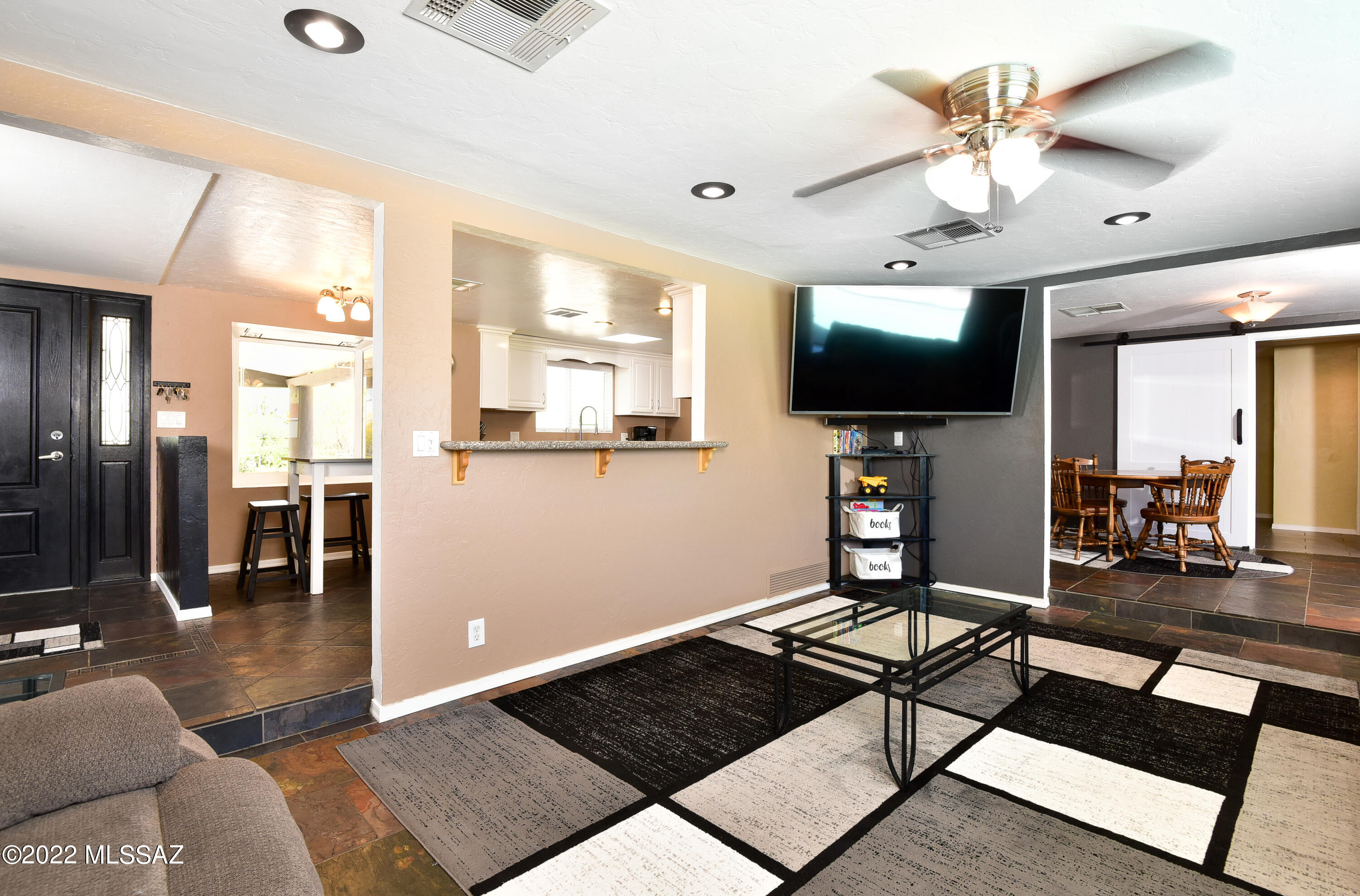 5520 N Northern Hills Drive