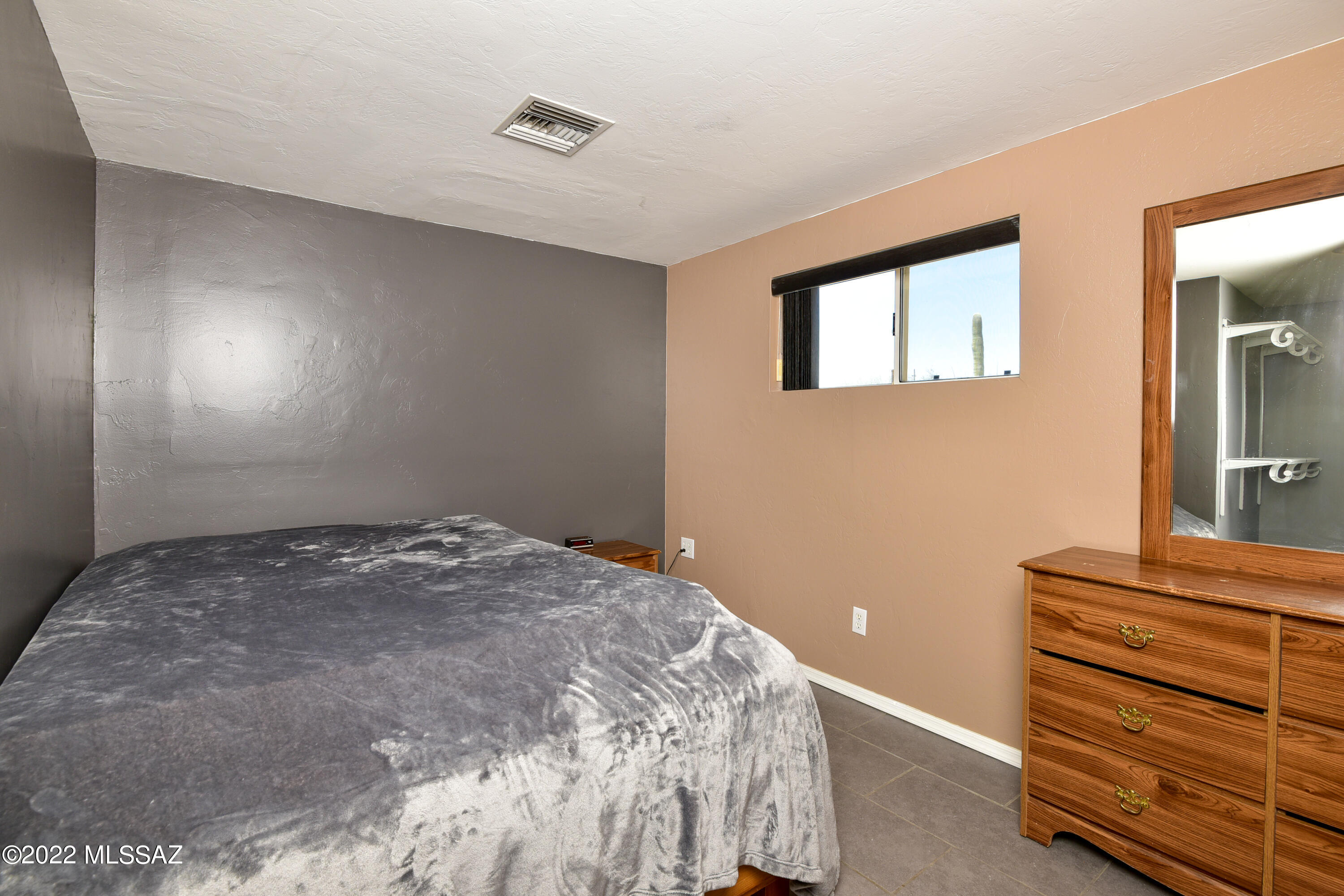 5520 N Northern Hills Drive