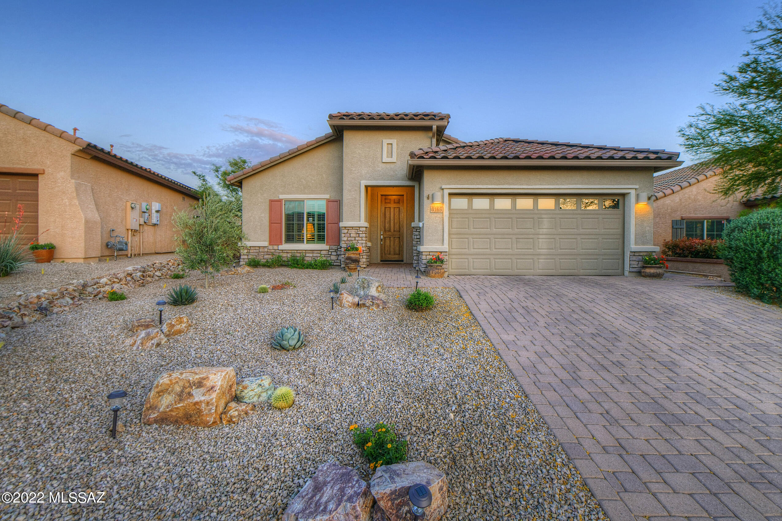 8165 N Circulo El Palmito