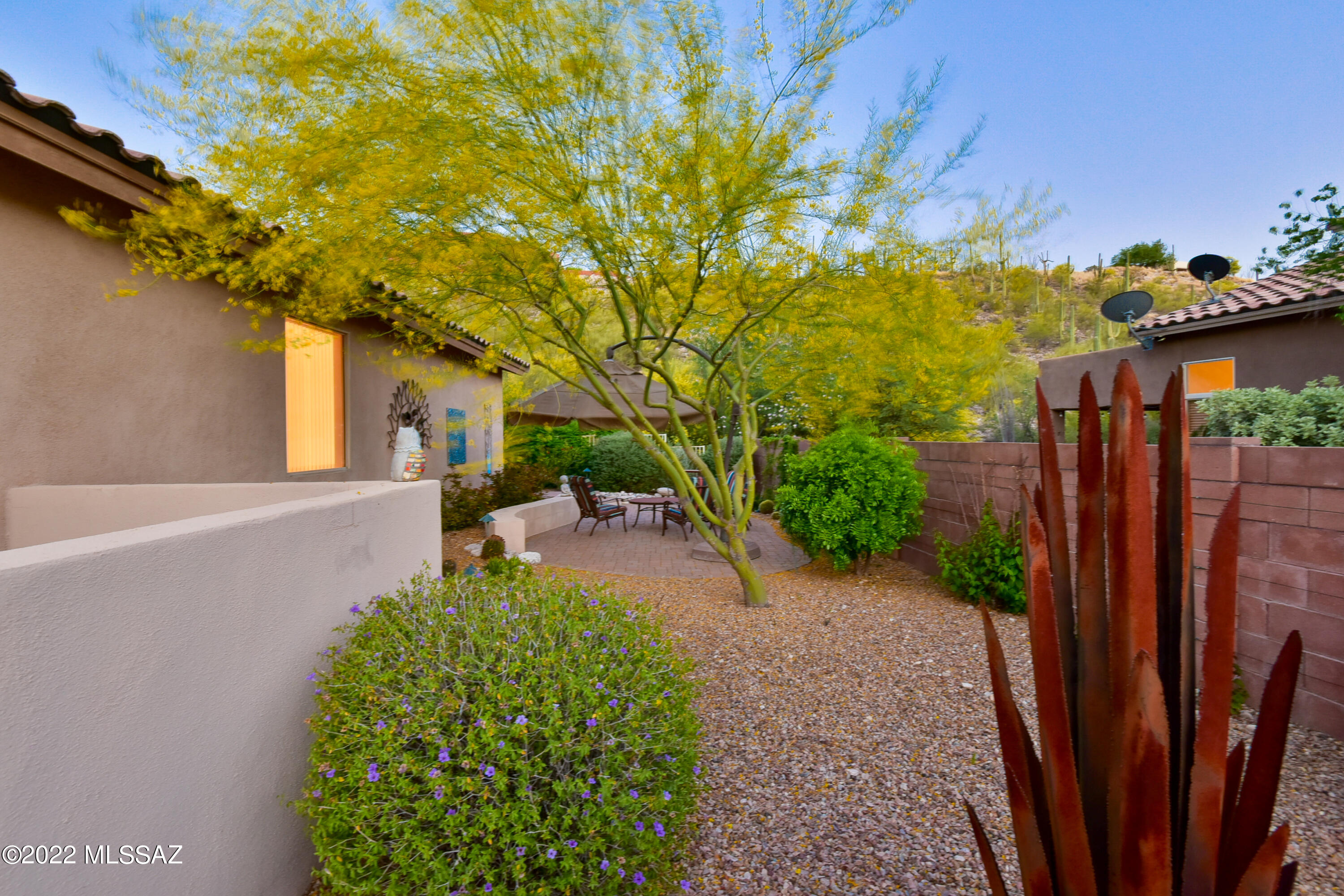 4088 N Sunset Cliff Place