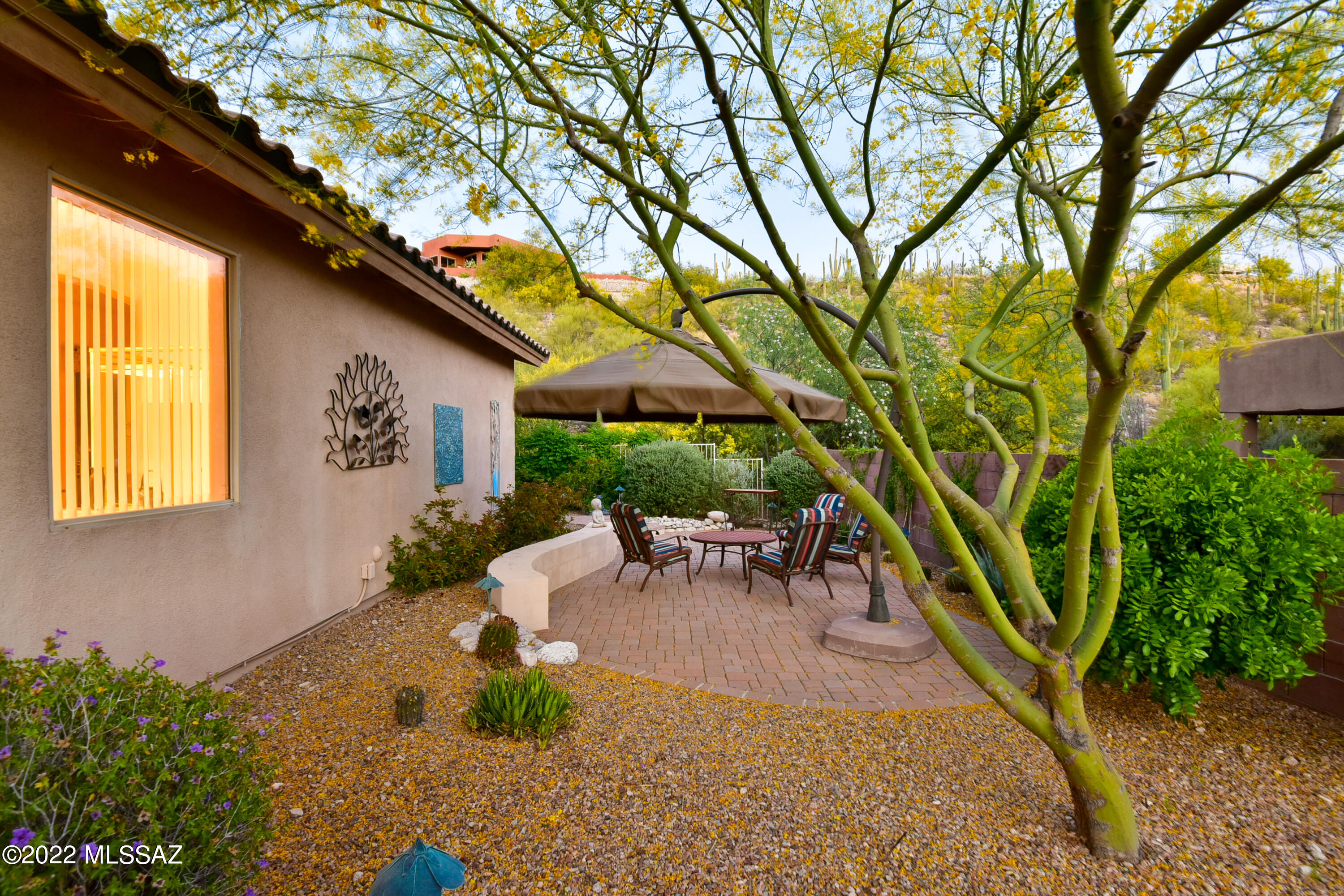 4088 N Sunset Cliff Place