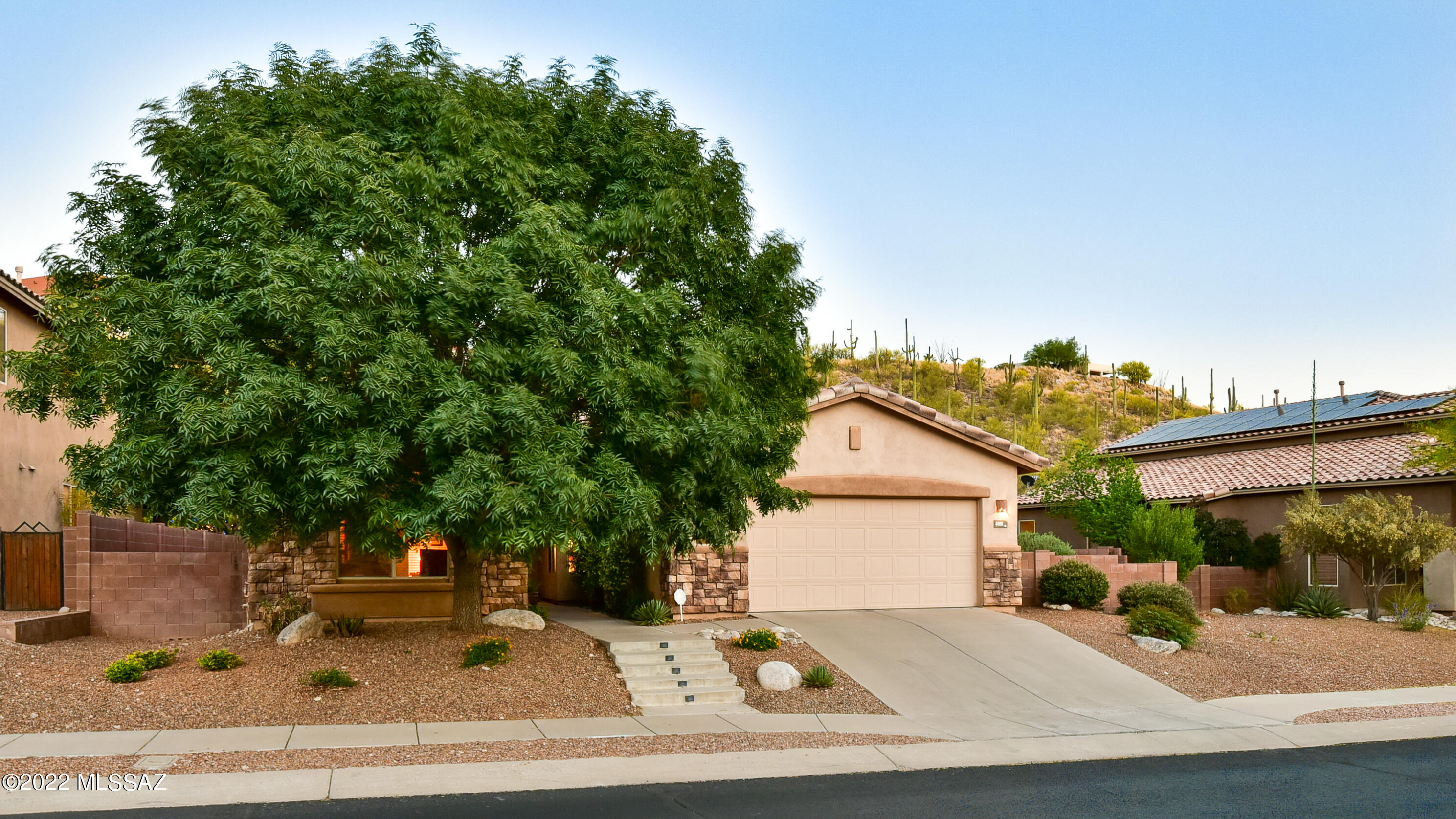 4088 N Sunset Cliff Place