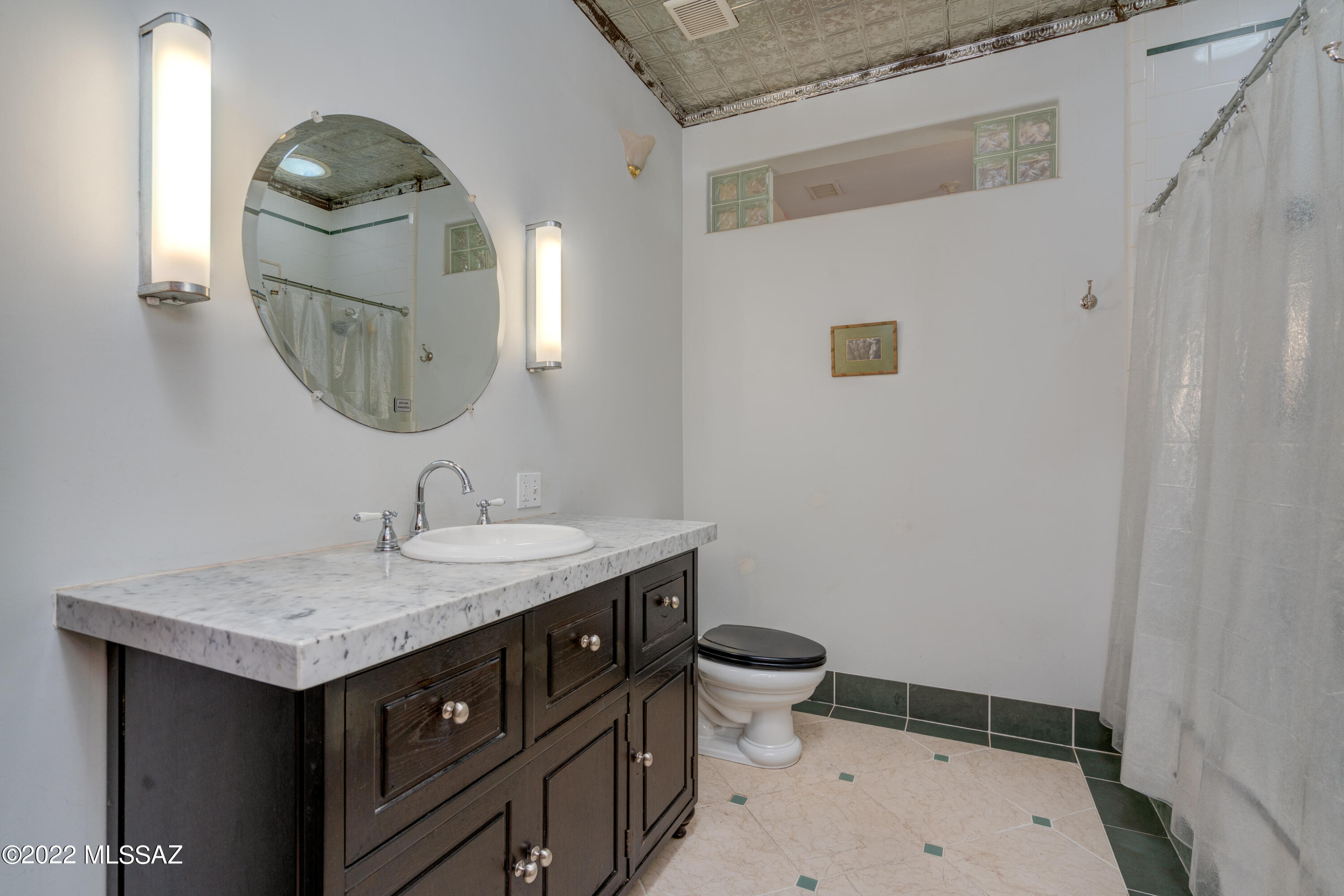 4241 E Linden Street