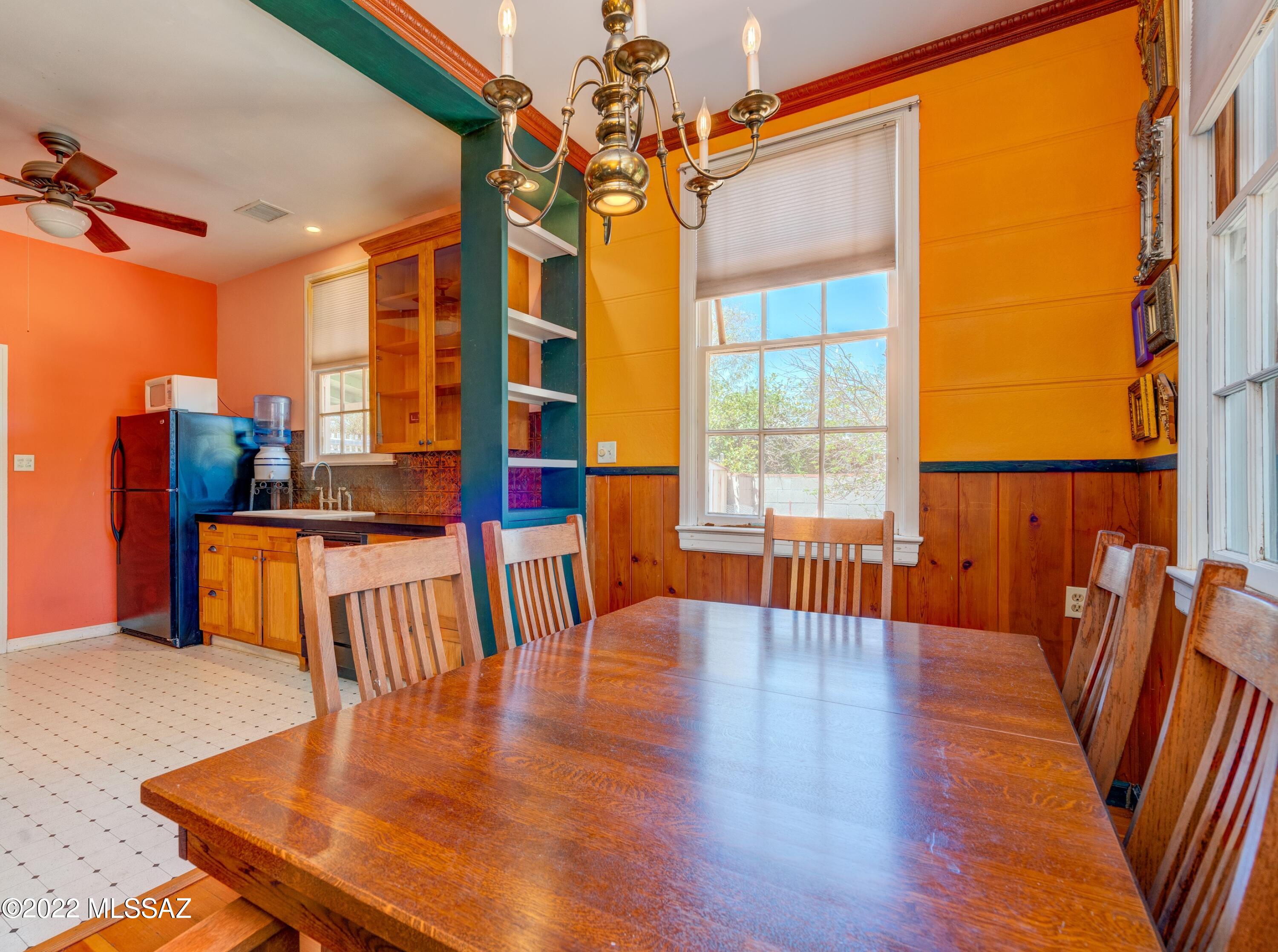 4241 E Linden Street