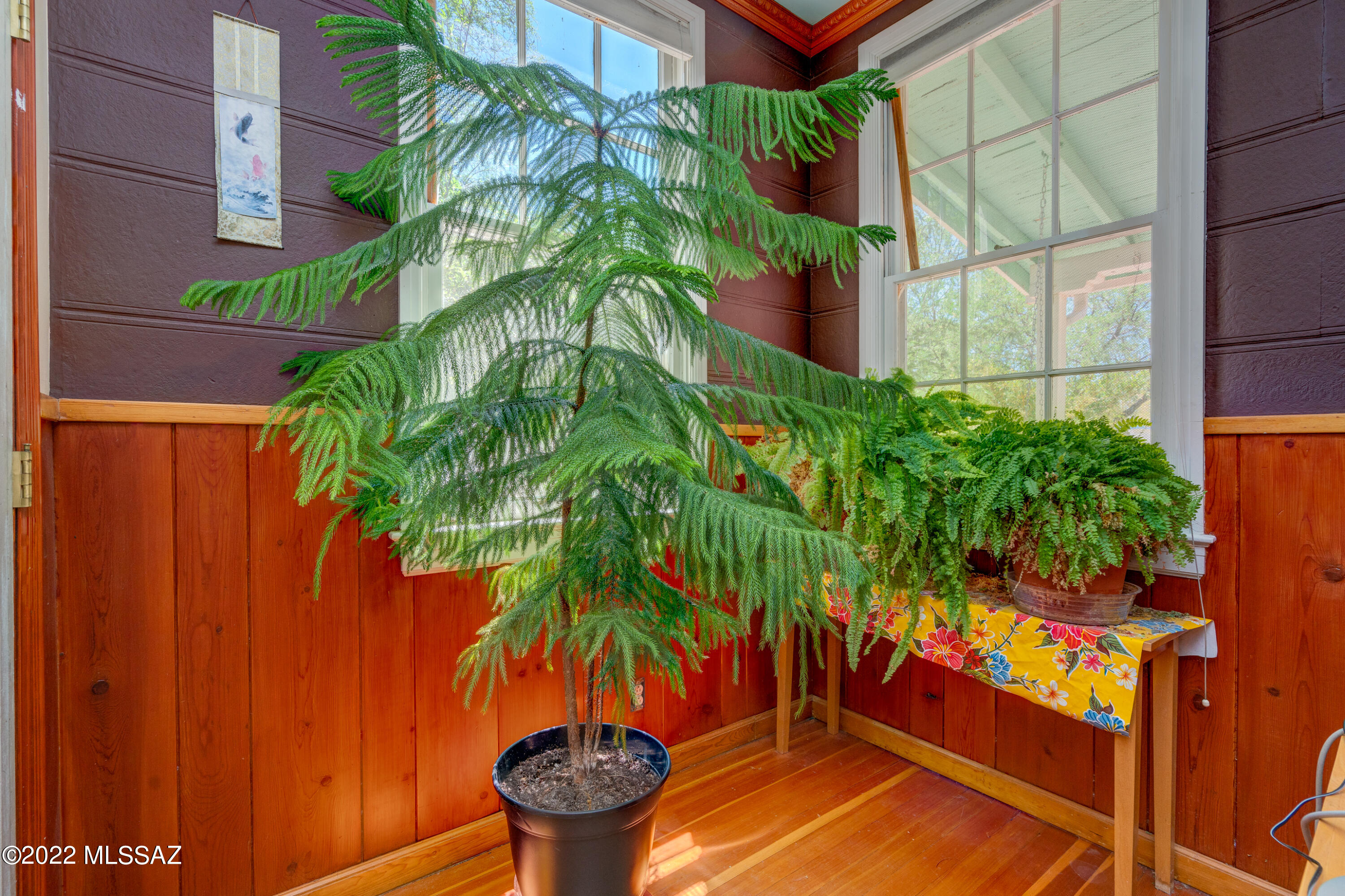 4241 E Linden Street