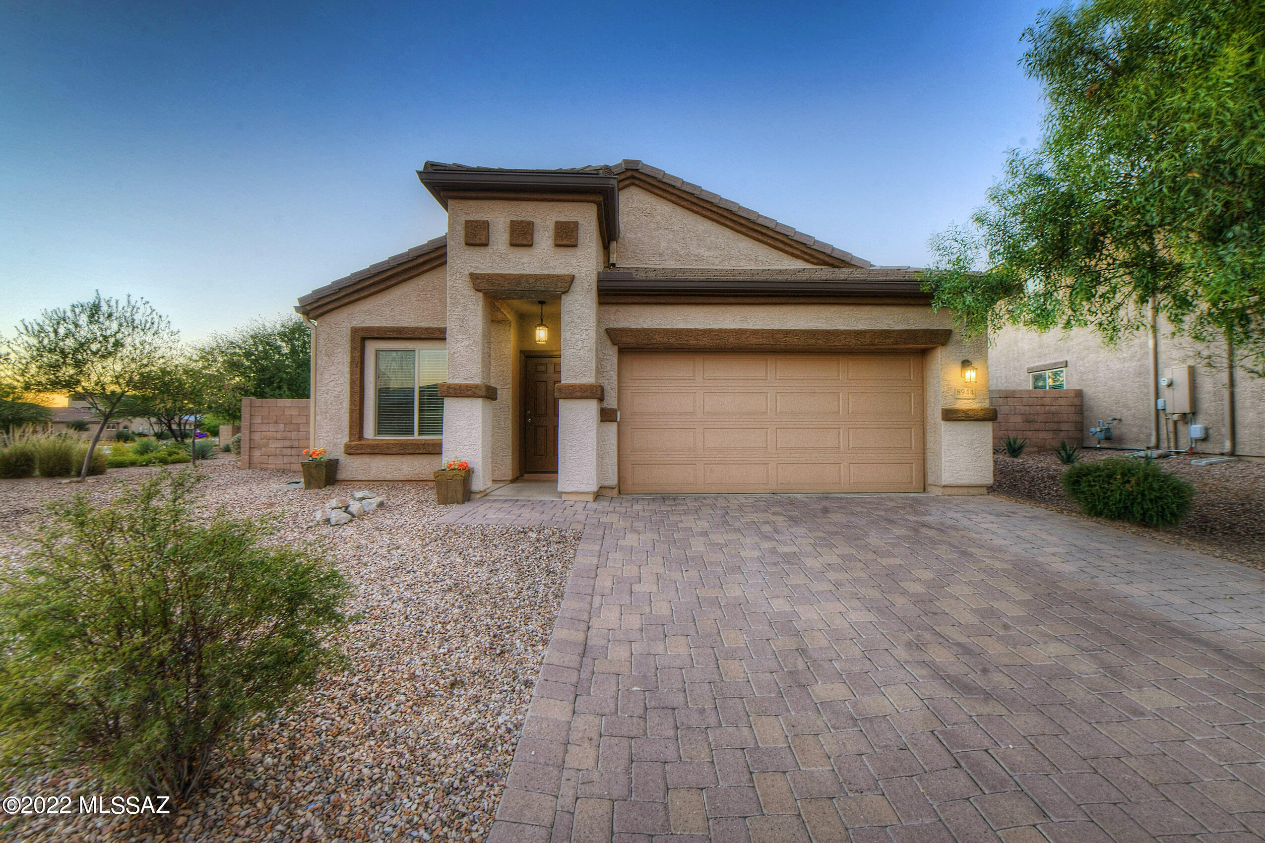 8944 W Silent Saguaro Drive