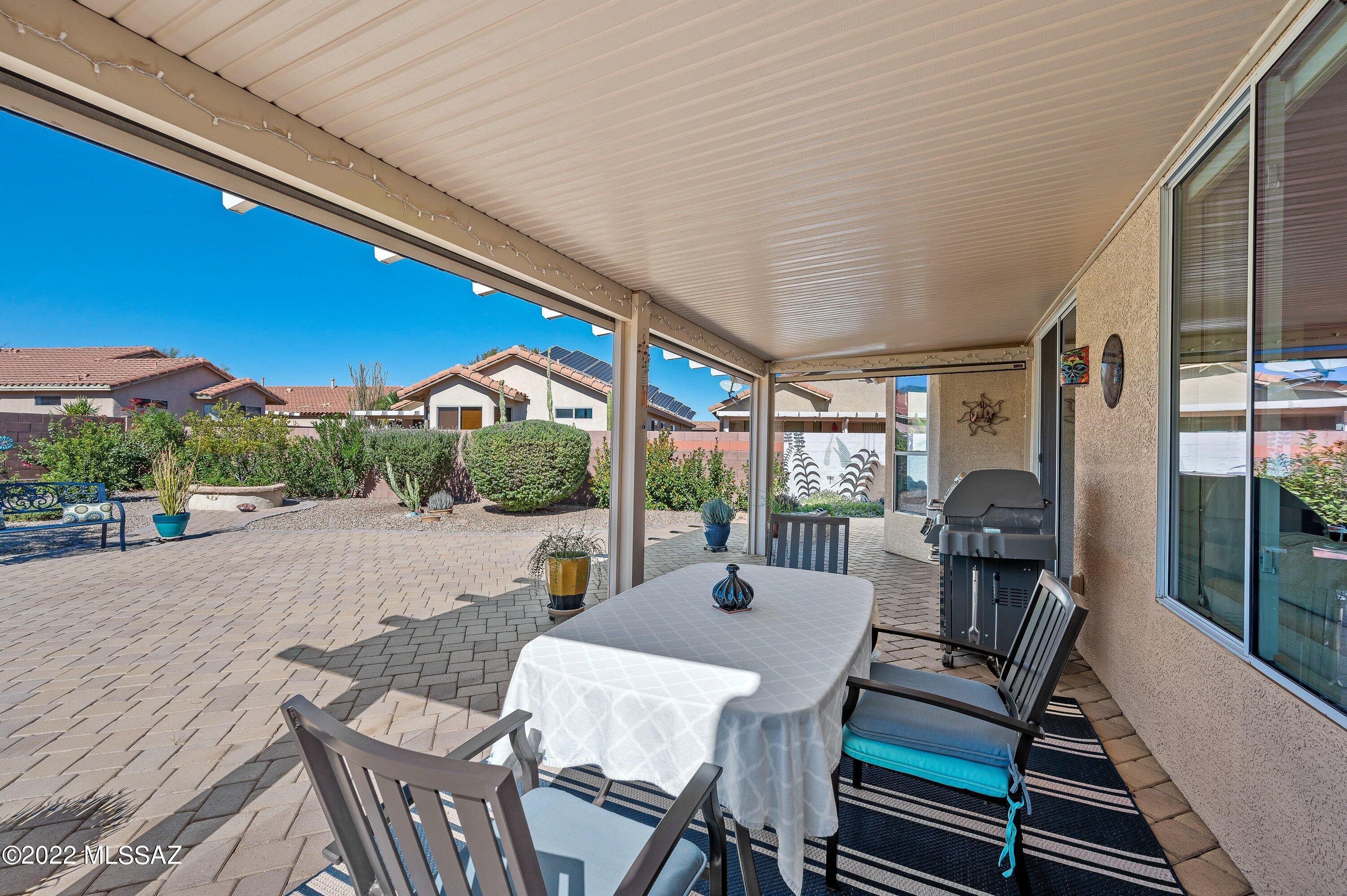 9541 N Twinkling Shadows Way