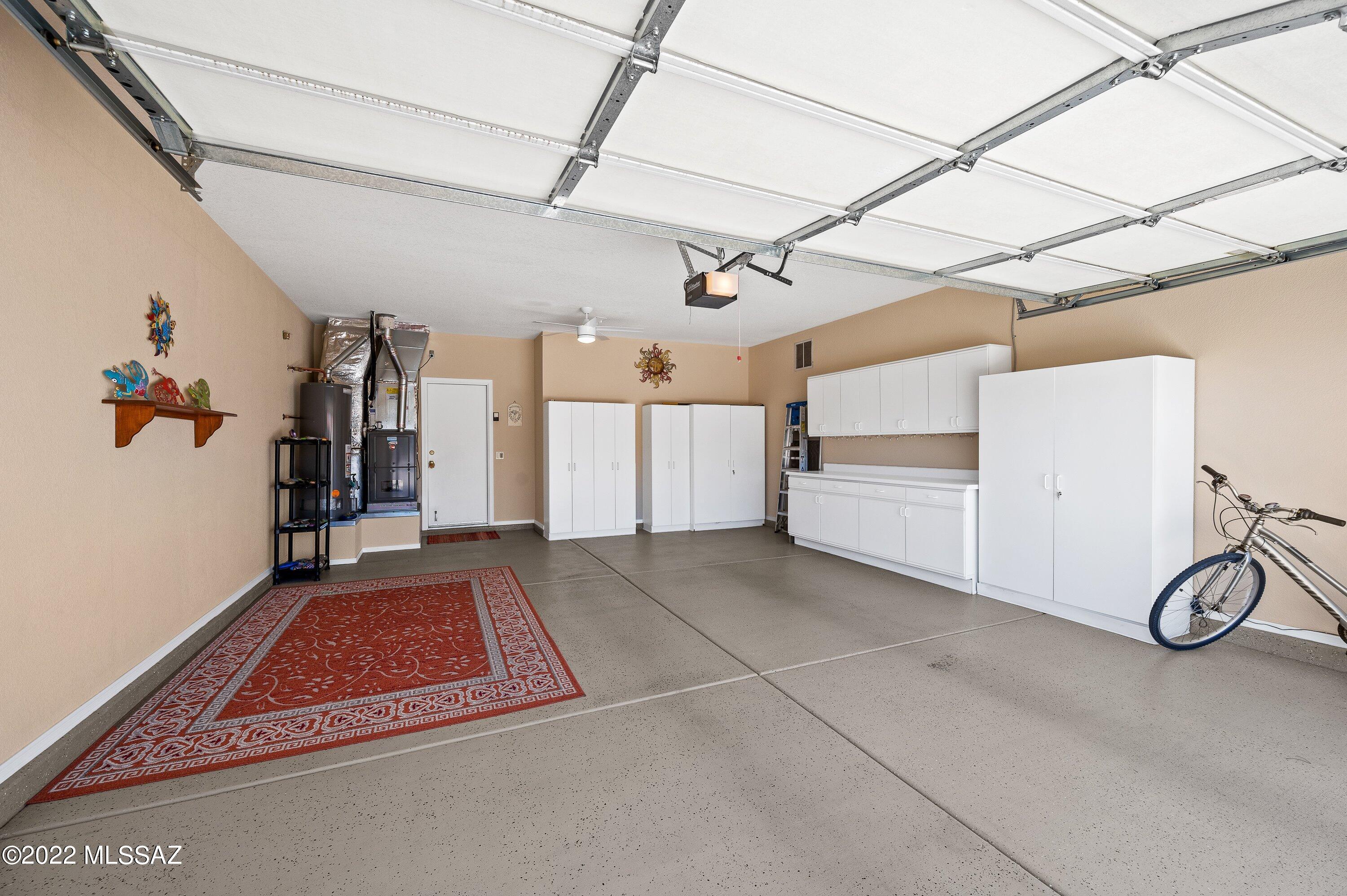 9541 N Twinkling Shadows Way