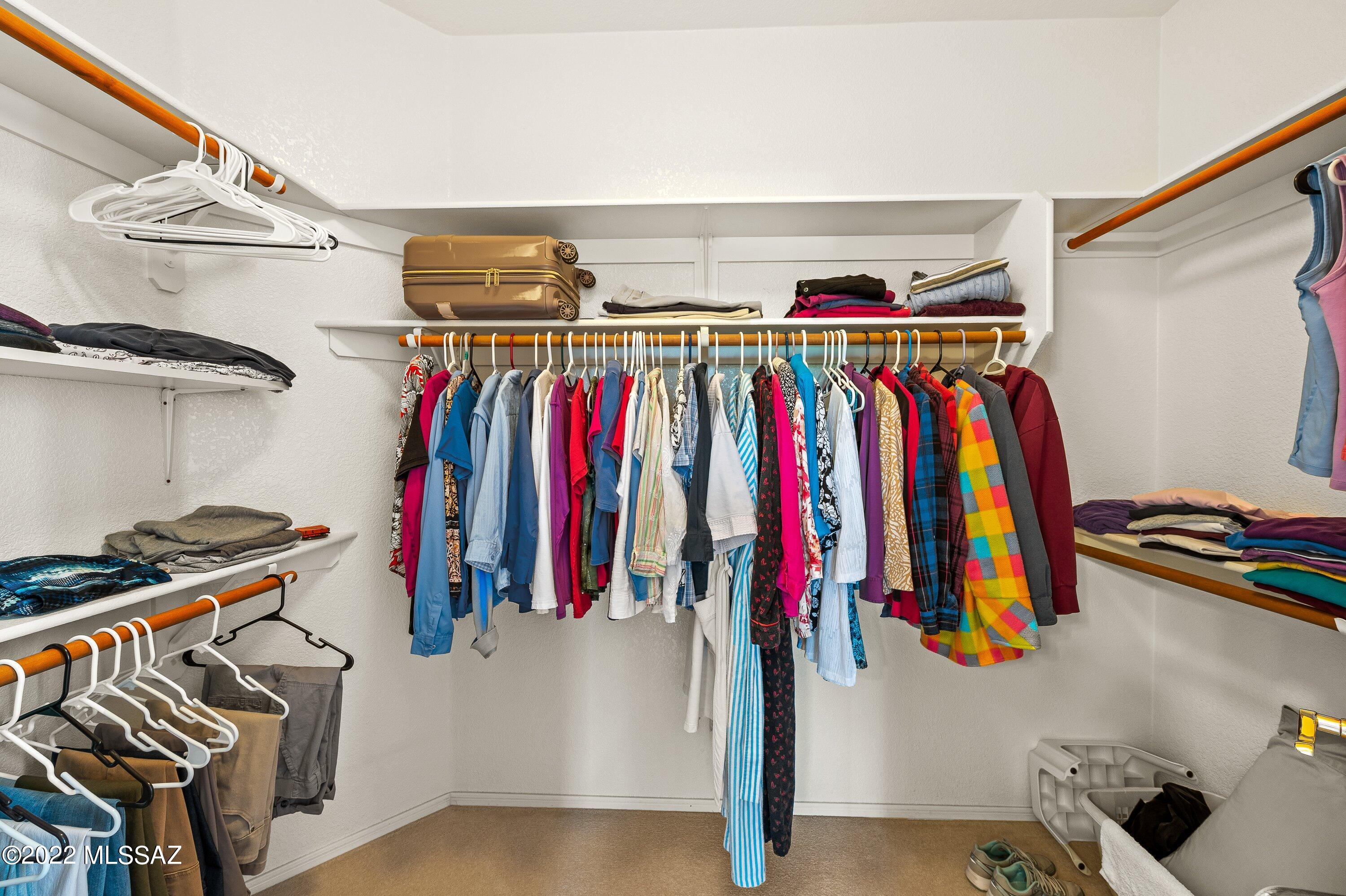 9541 N Twinkling Shadows Way