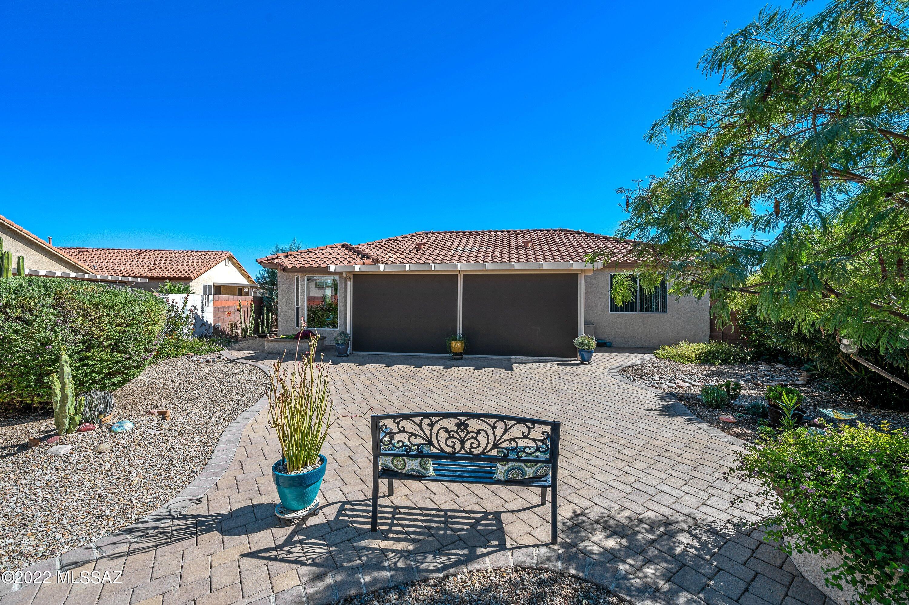 9541 N Twinkling Shadows Way