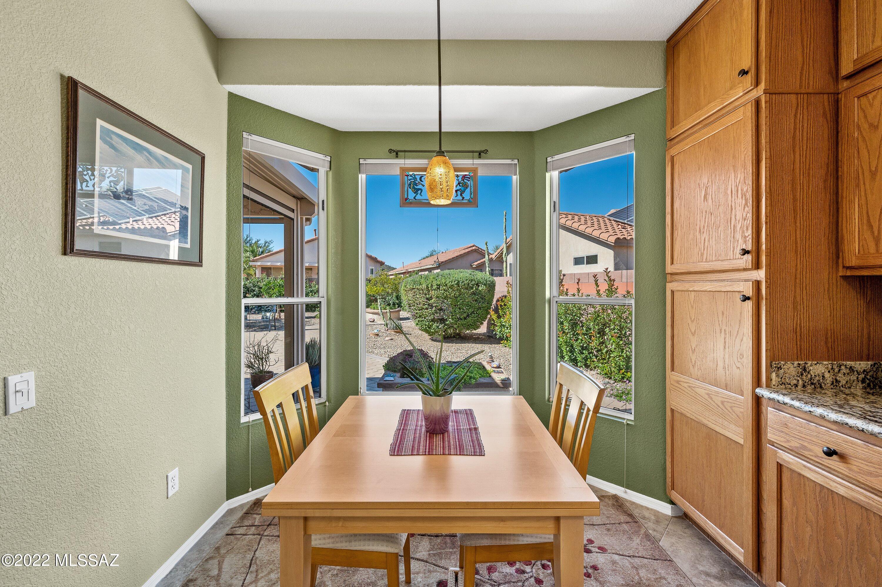 9541 N Twinkling Shadows Way