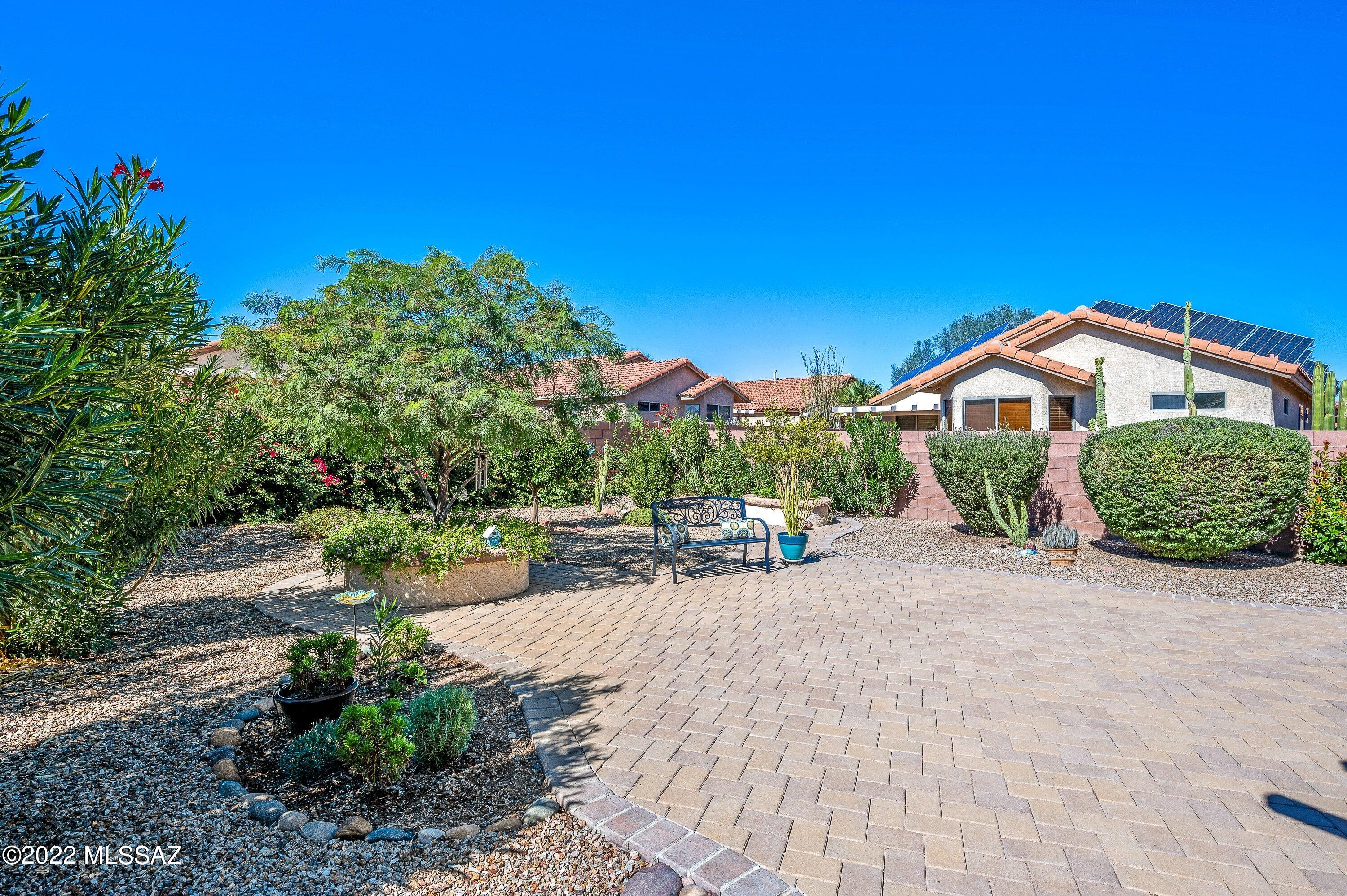 9541 N Twinkling Shadows Way