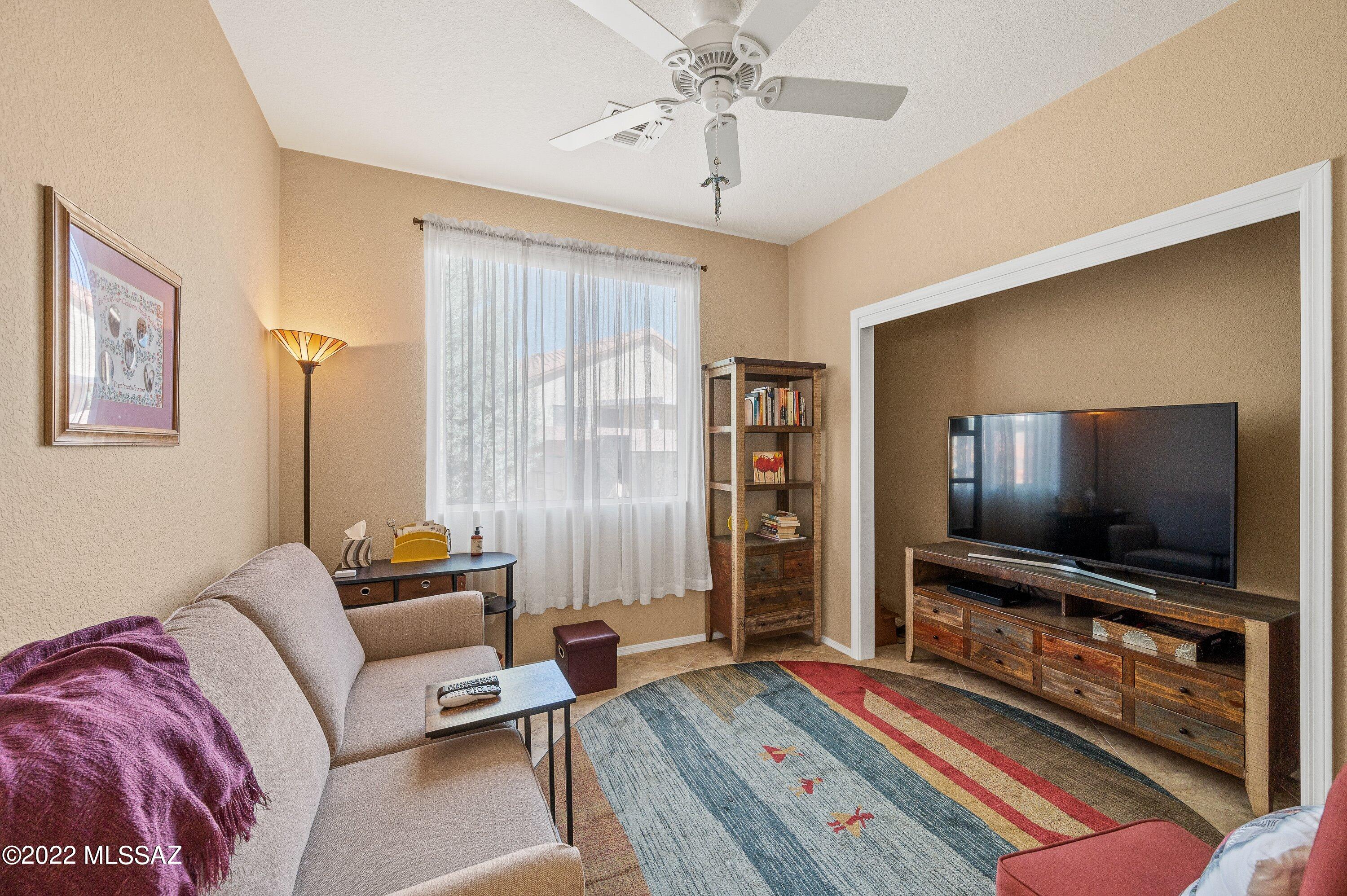 9541 N Twinkling Shadows Way