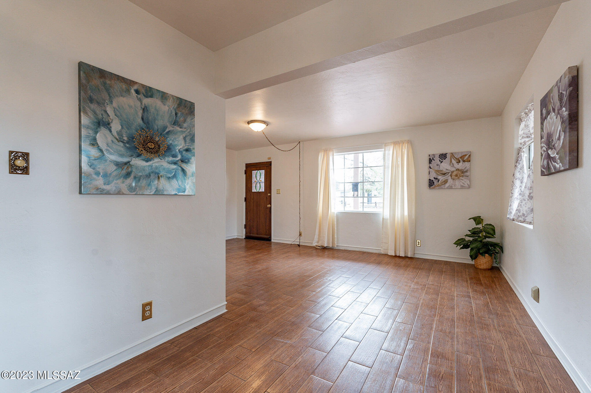 4233 E Linden Street