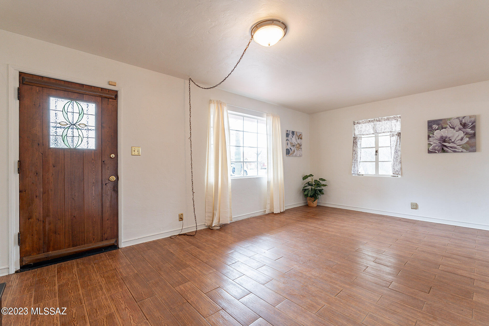 4233 E Linden Street