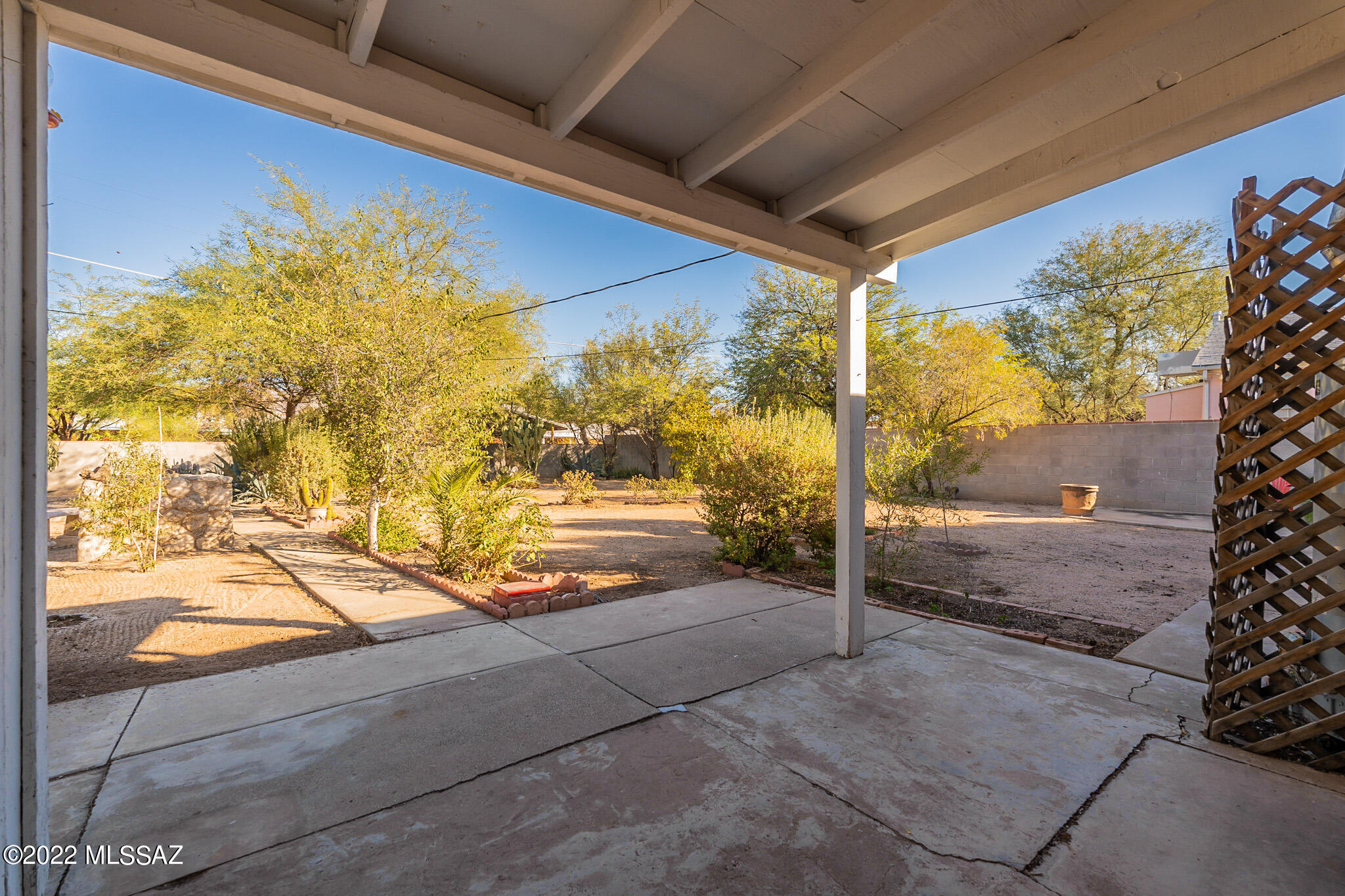 4233 E Linden Street