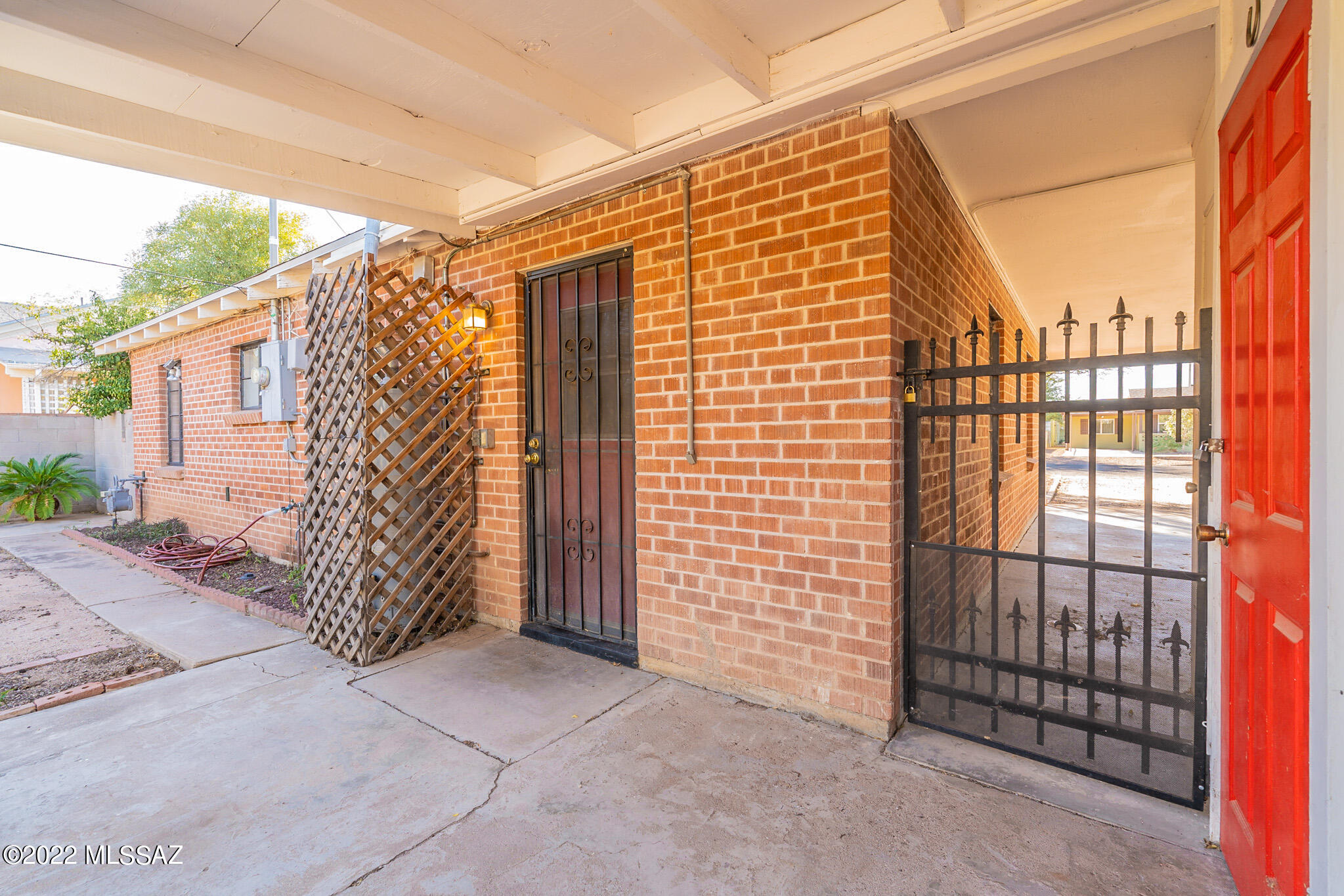 4233 E Linden Street