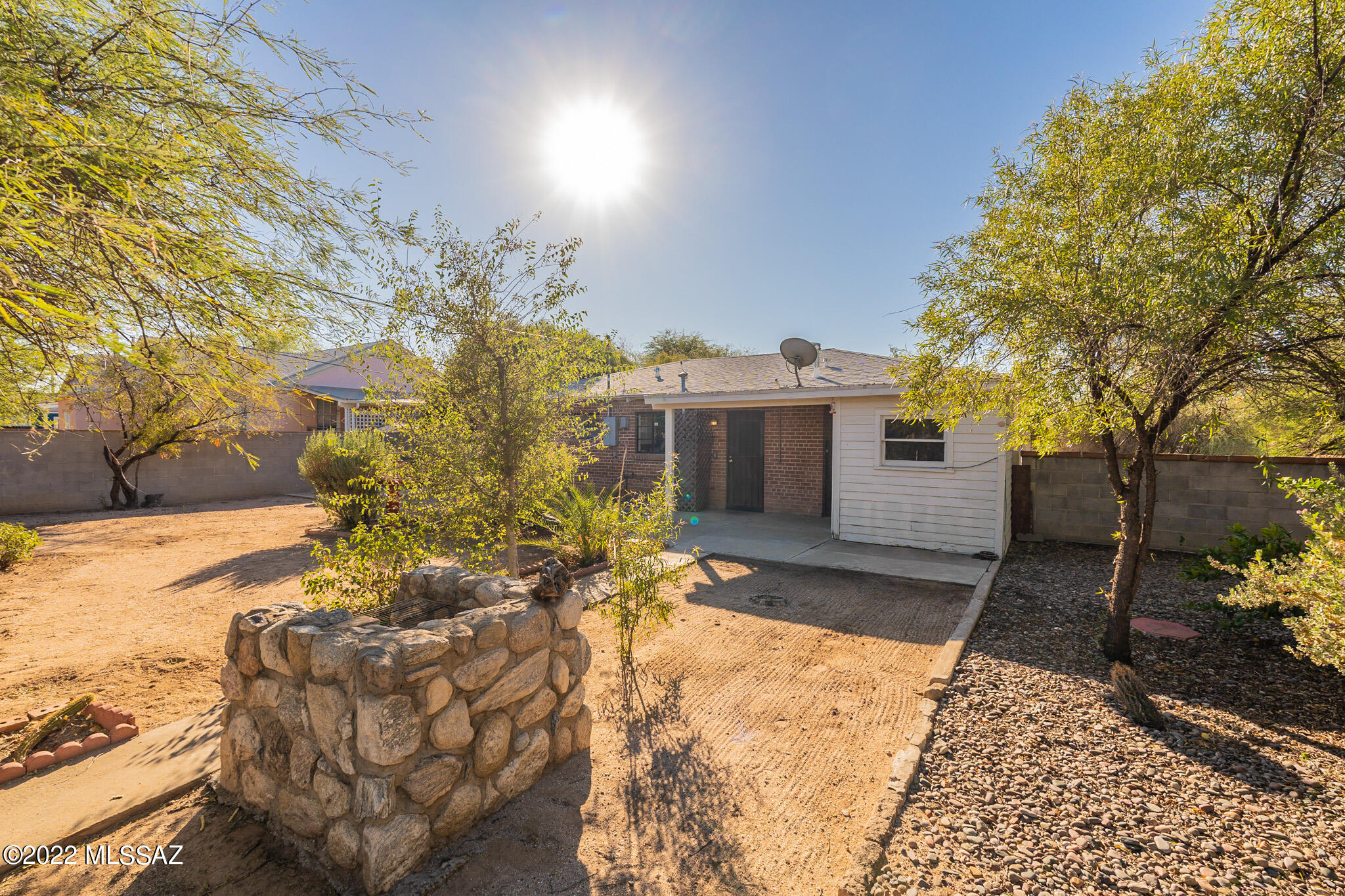 4233 E Linden Street