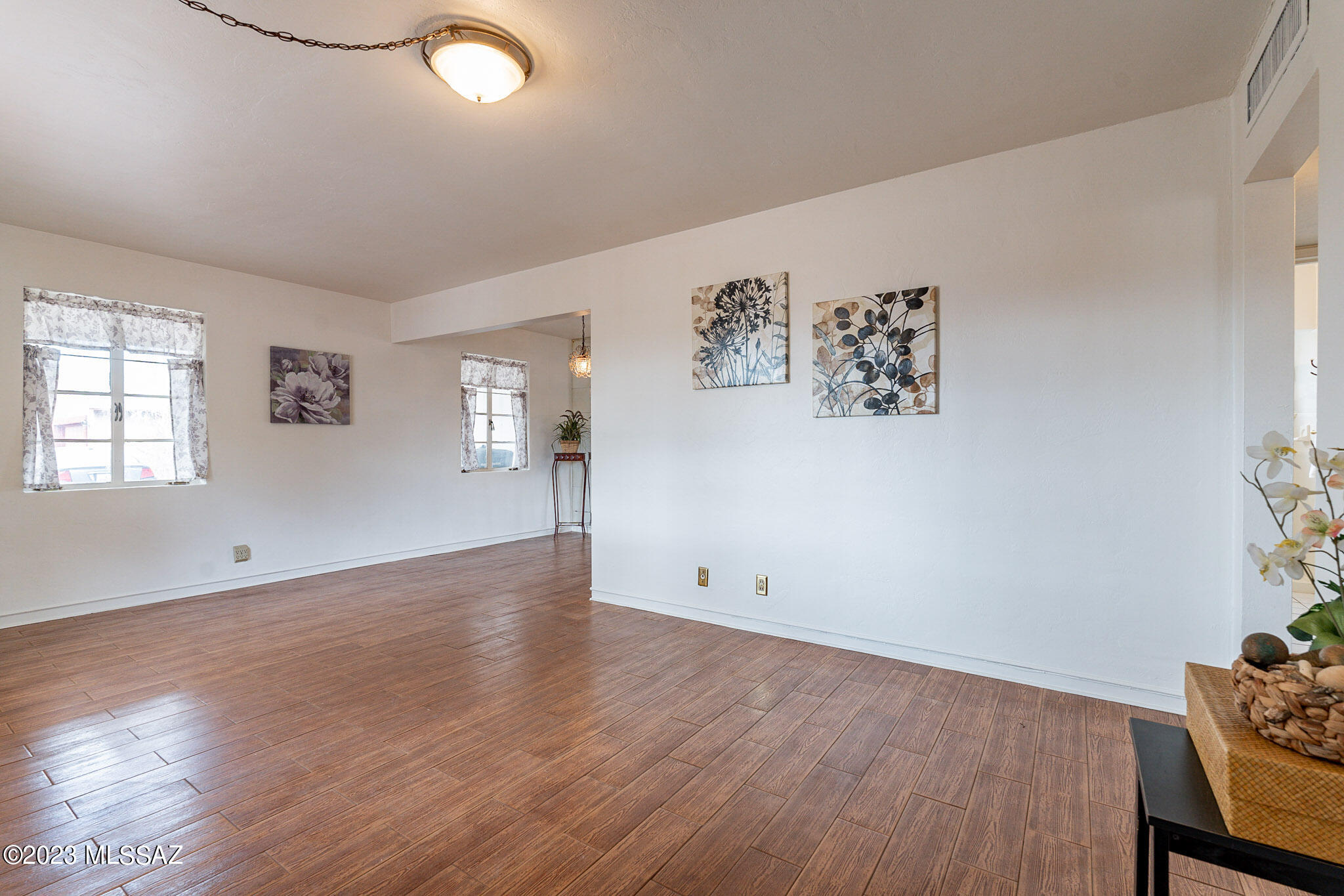 4233 E Linden Street