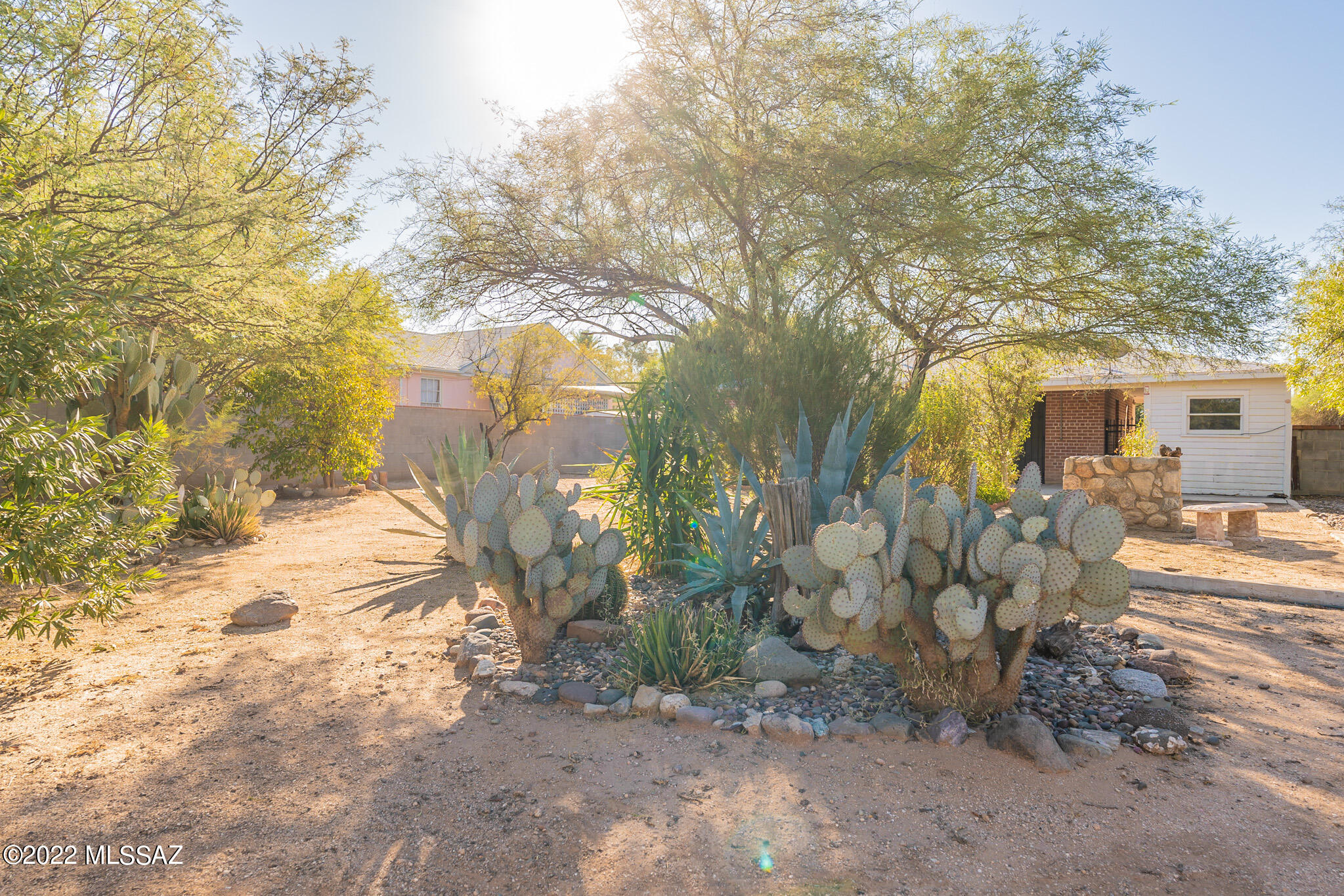 4233 E Linden Street