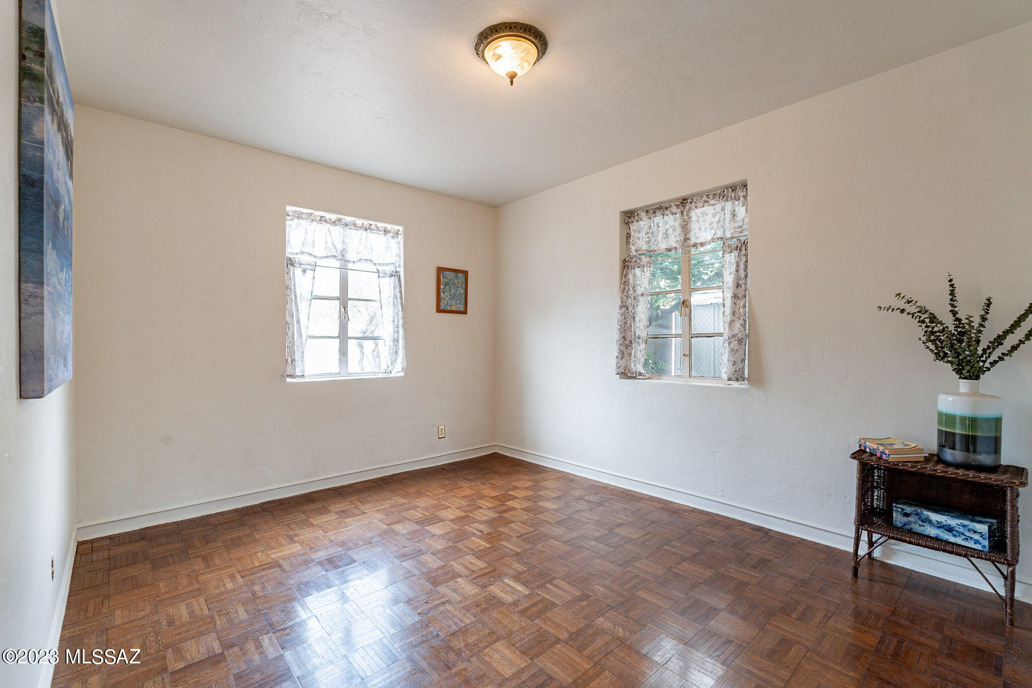 4233 E Linden Street