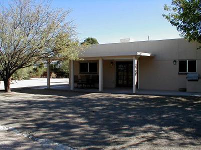 1530 W Calle Del Media